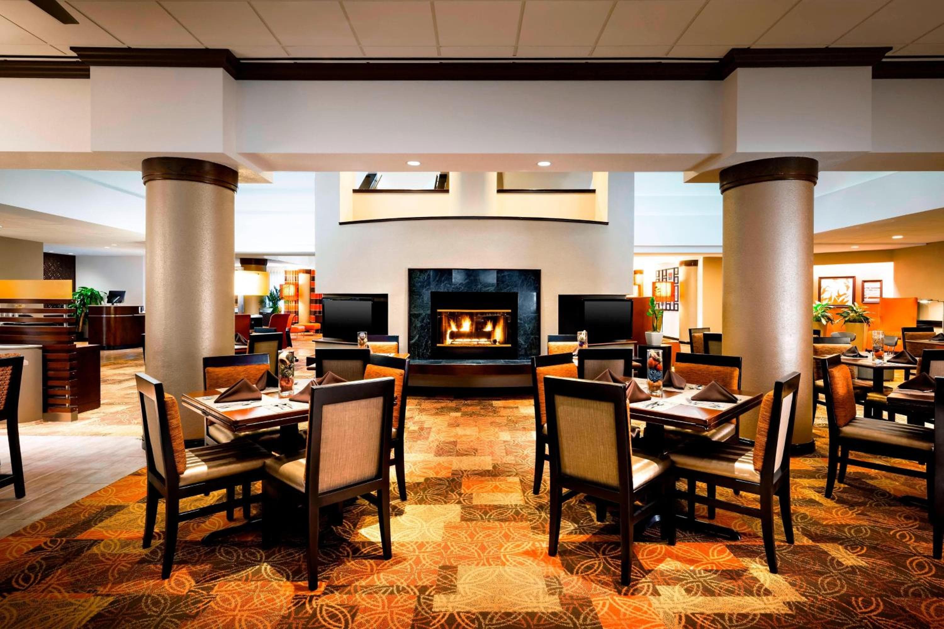 Sheraton Suites Orlando Airport Hotel