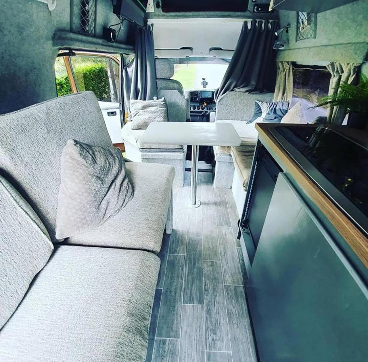 RETRO CAMPER HIRE LTD Campervan Hire Company "Travel Throughout Ireland "