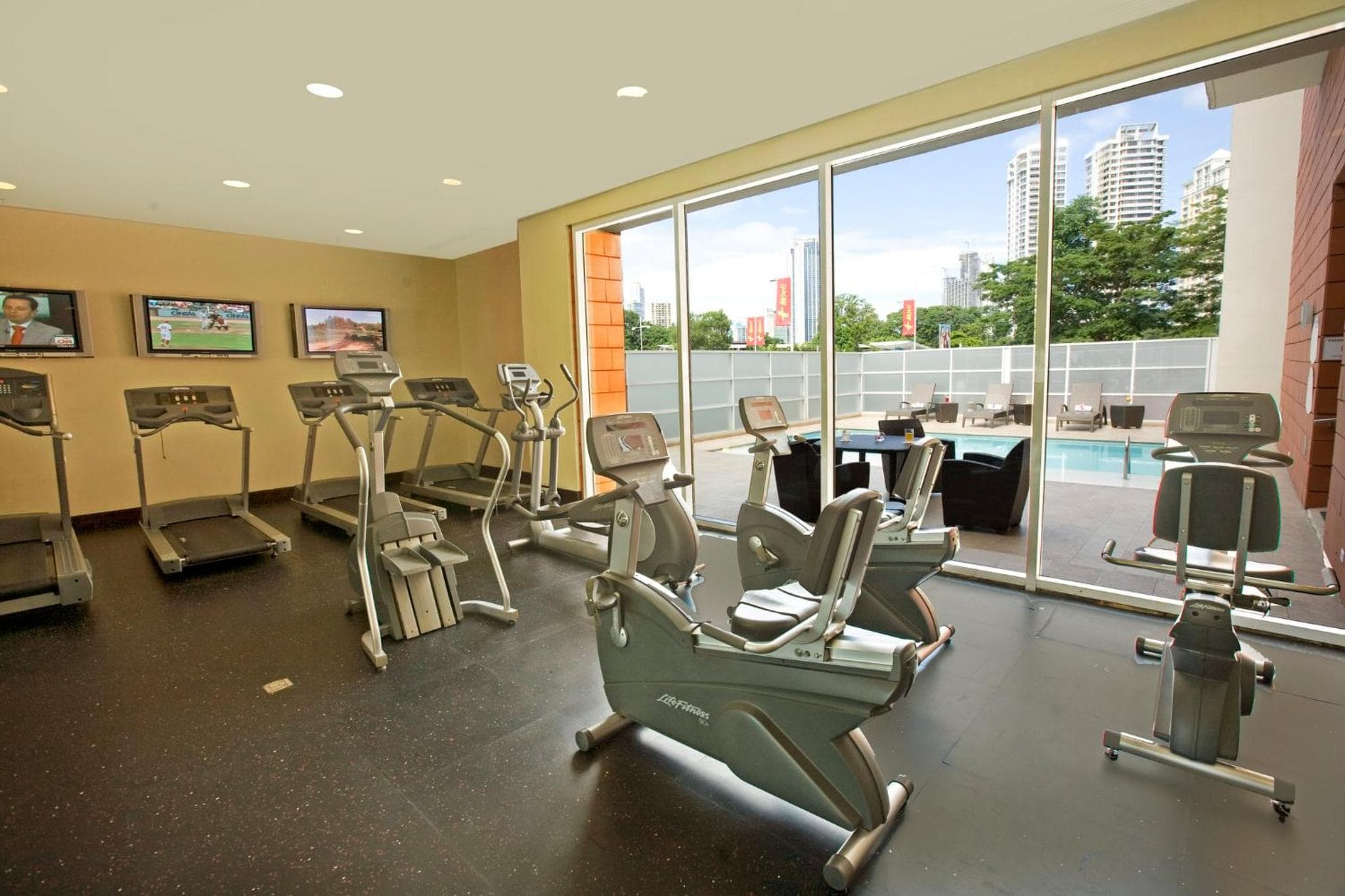 Courtyard by Marriott Panama Multiplaza Mall