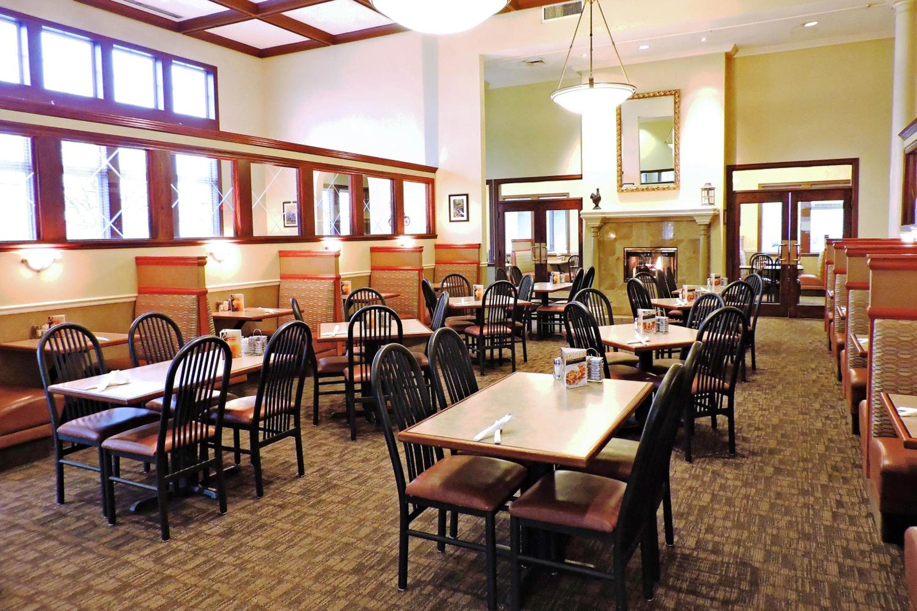 Four Points by Sheraton Portland East