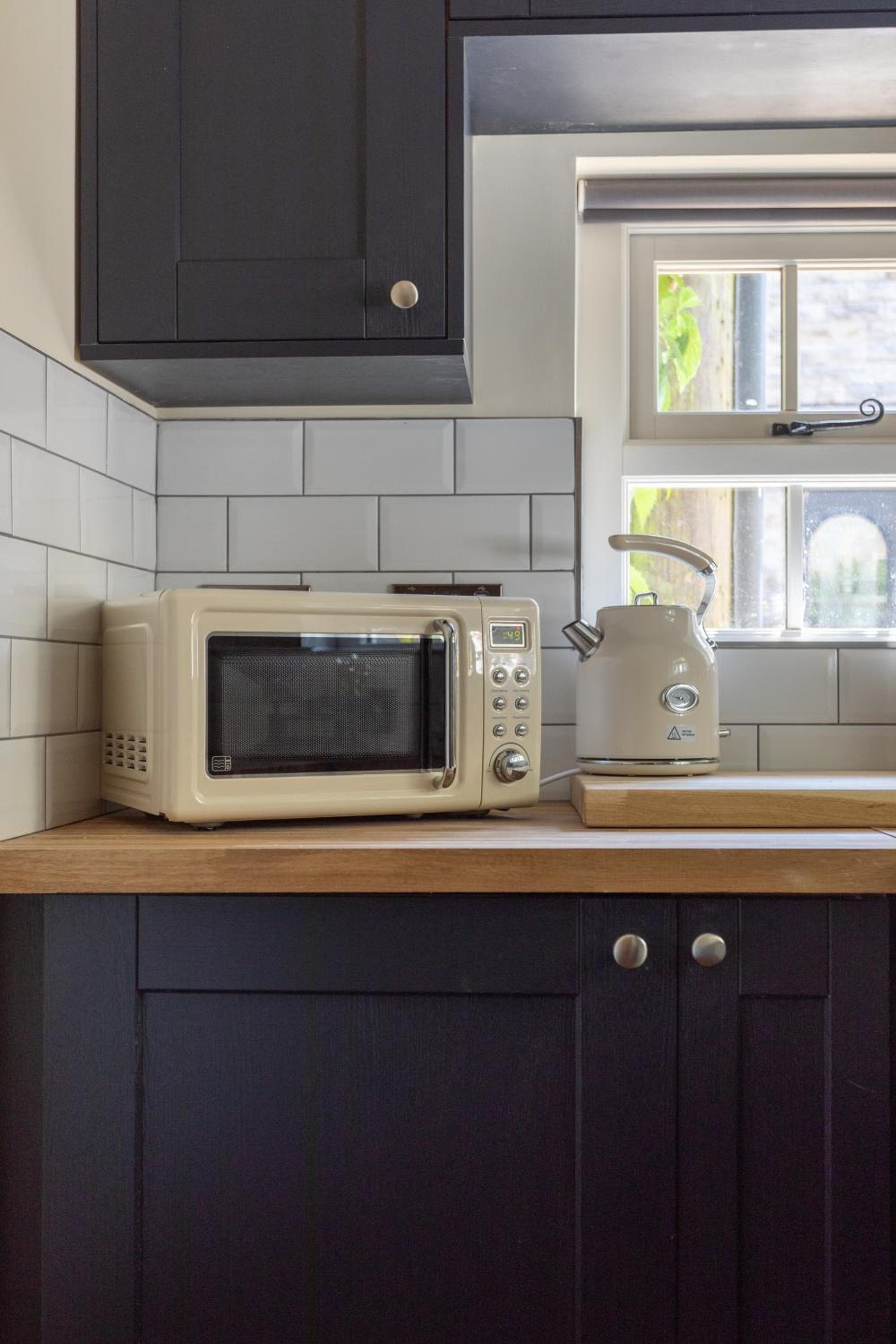 Chapel Cottage with Log Burner (Dog Friendly)