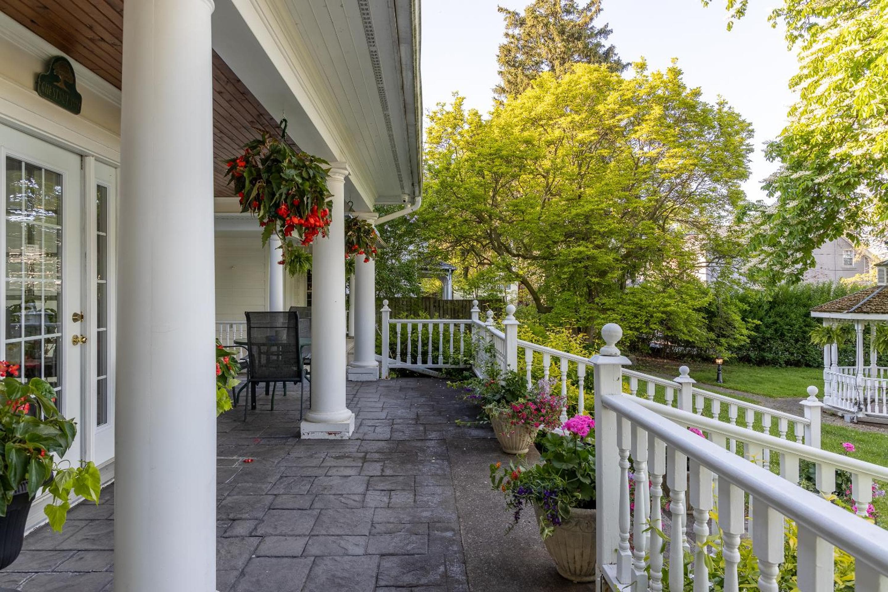 Chestnut Inn