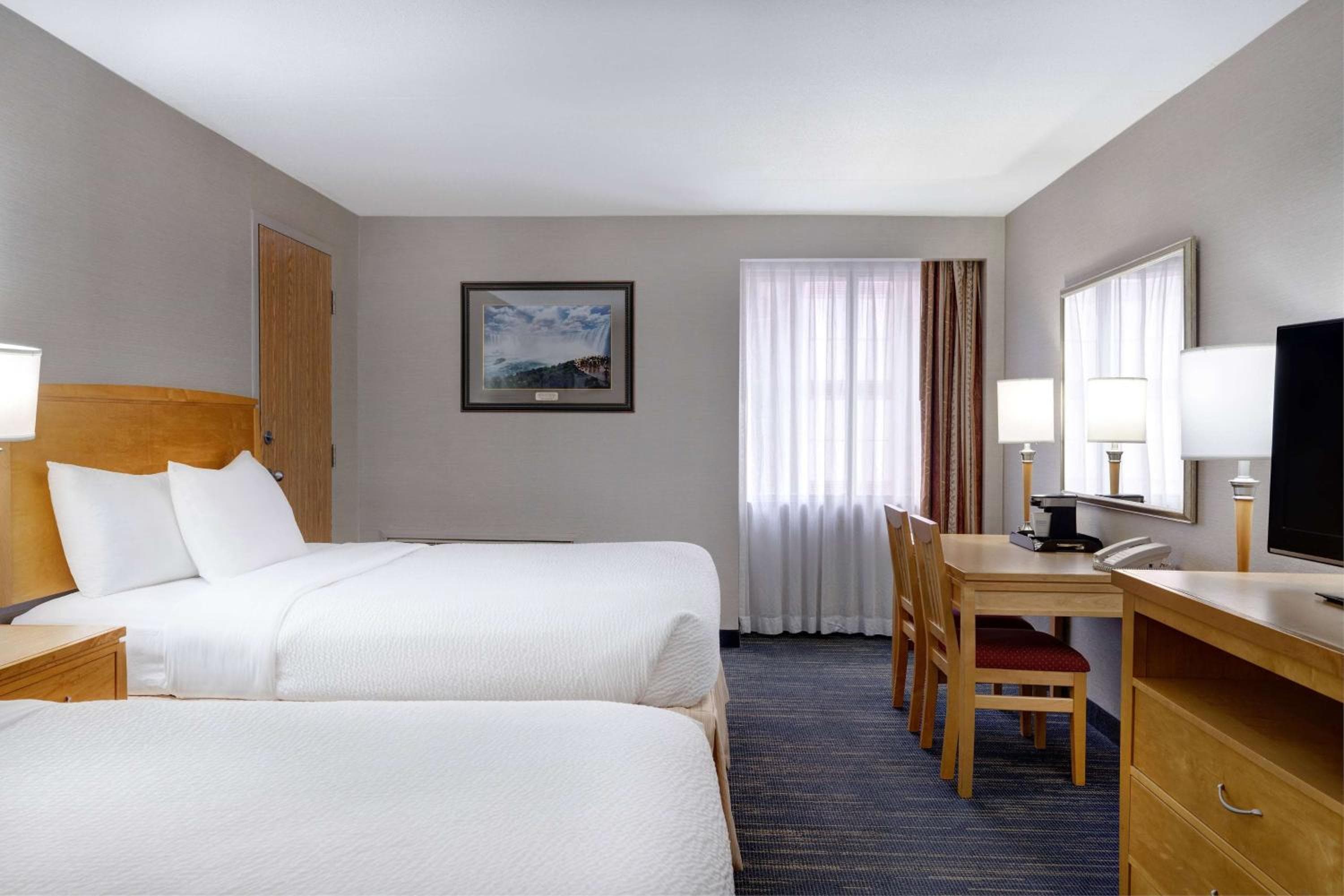 Days Inn by Wyndham Niagara Falls Near The Falls