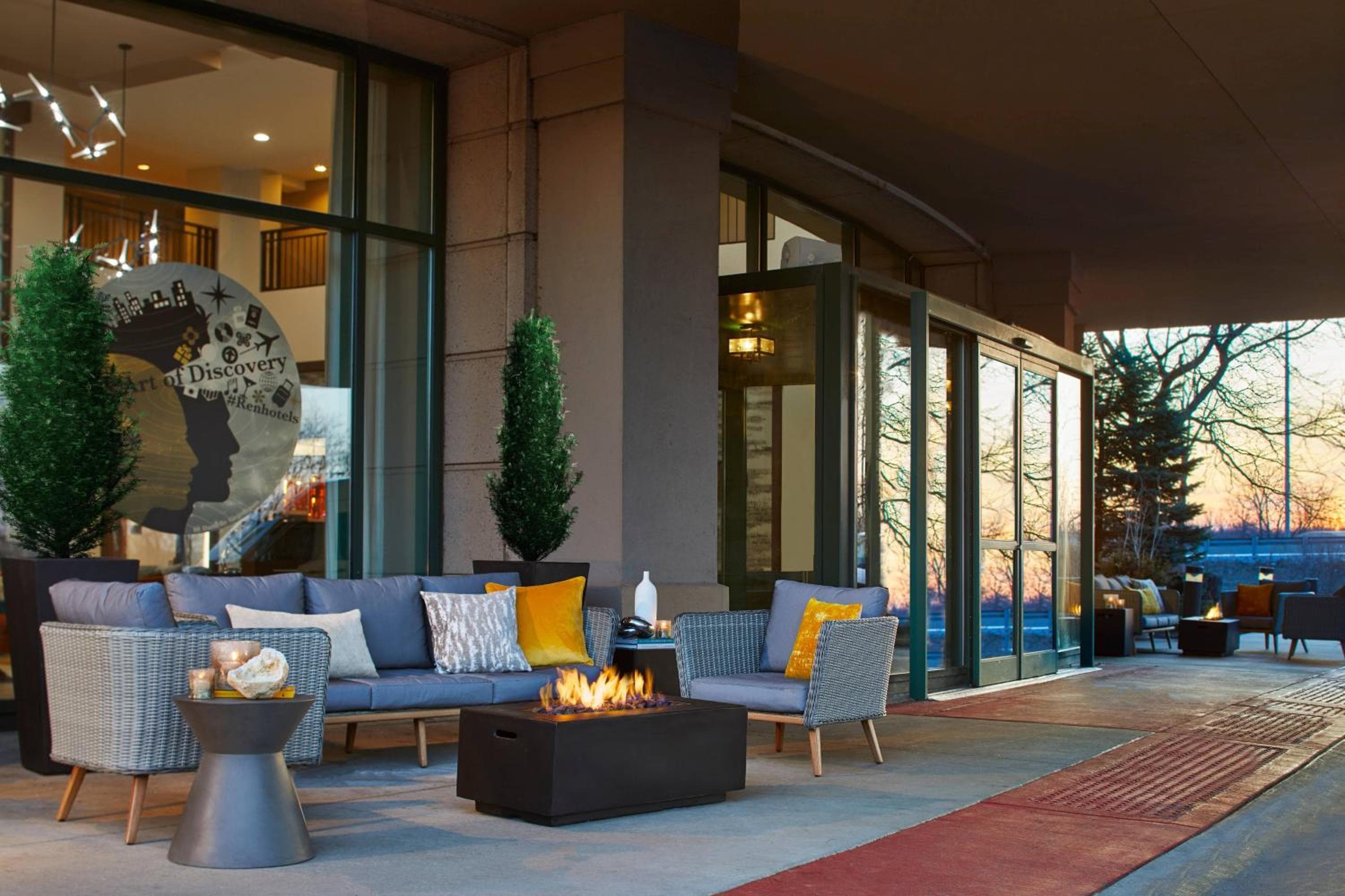 Renaissance Chicago Glenview Suites Hotel