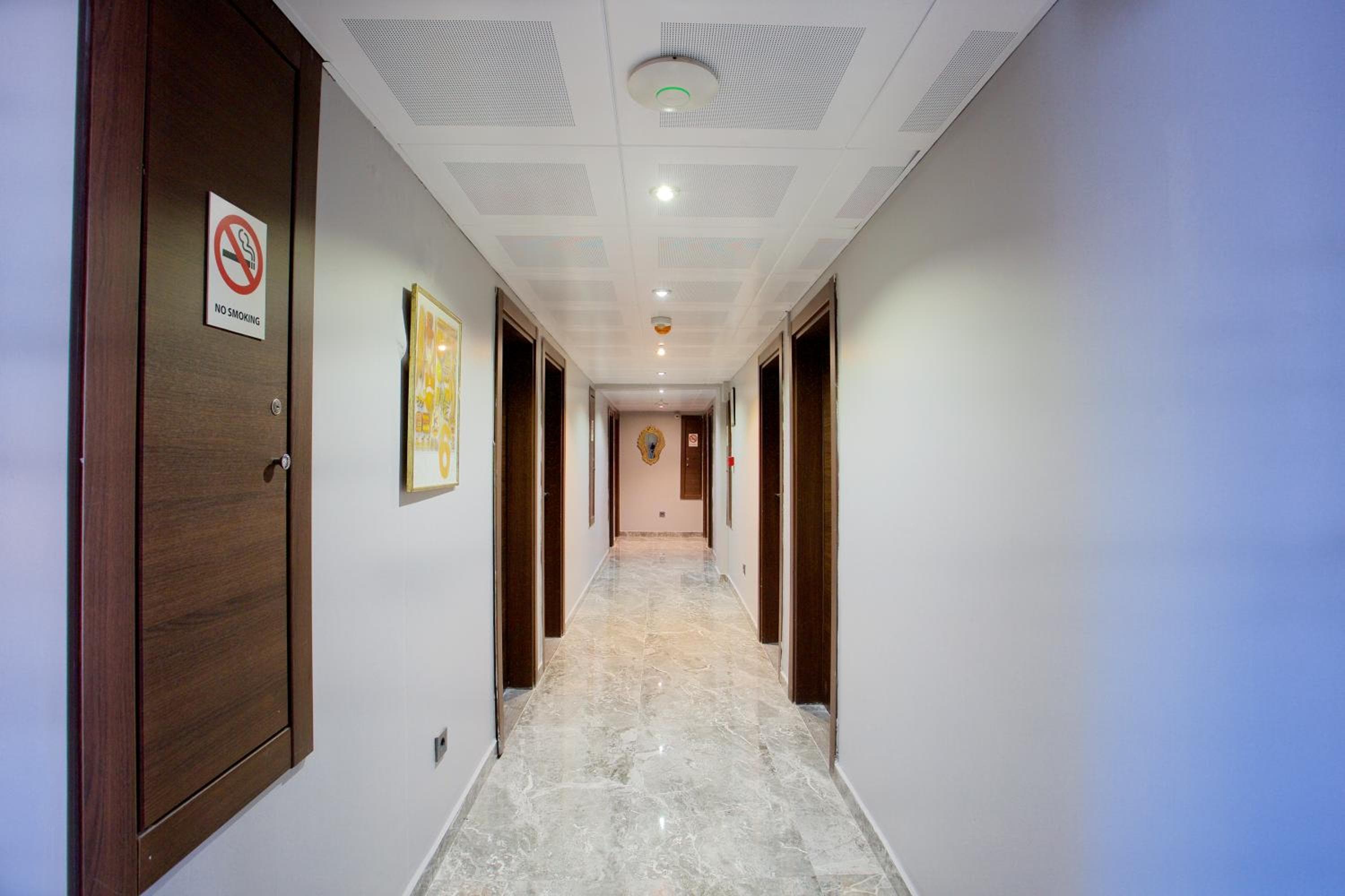 Grand Ant Hotel