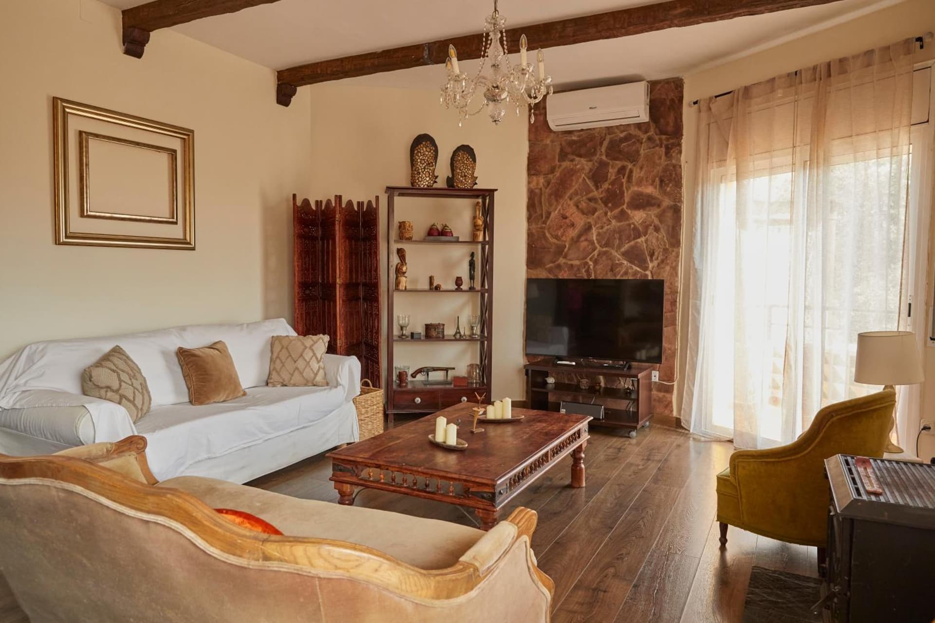 Amazing Vila close to Sitges, jacuzzi, swimming pool & exellent views
