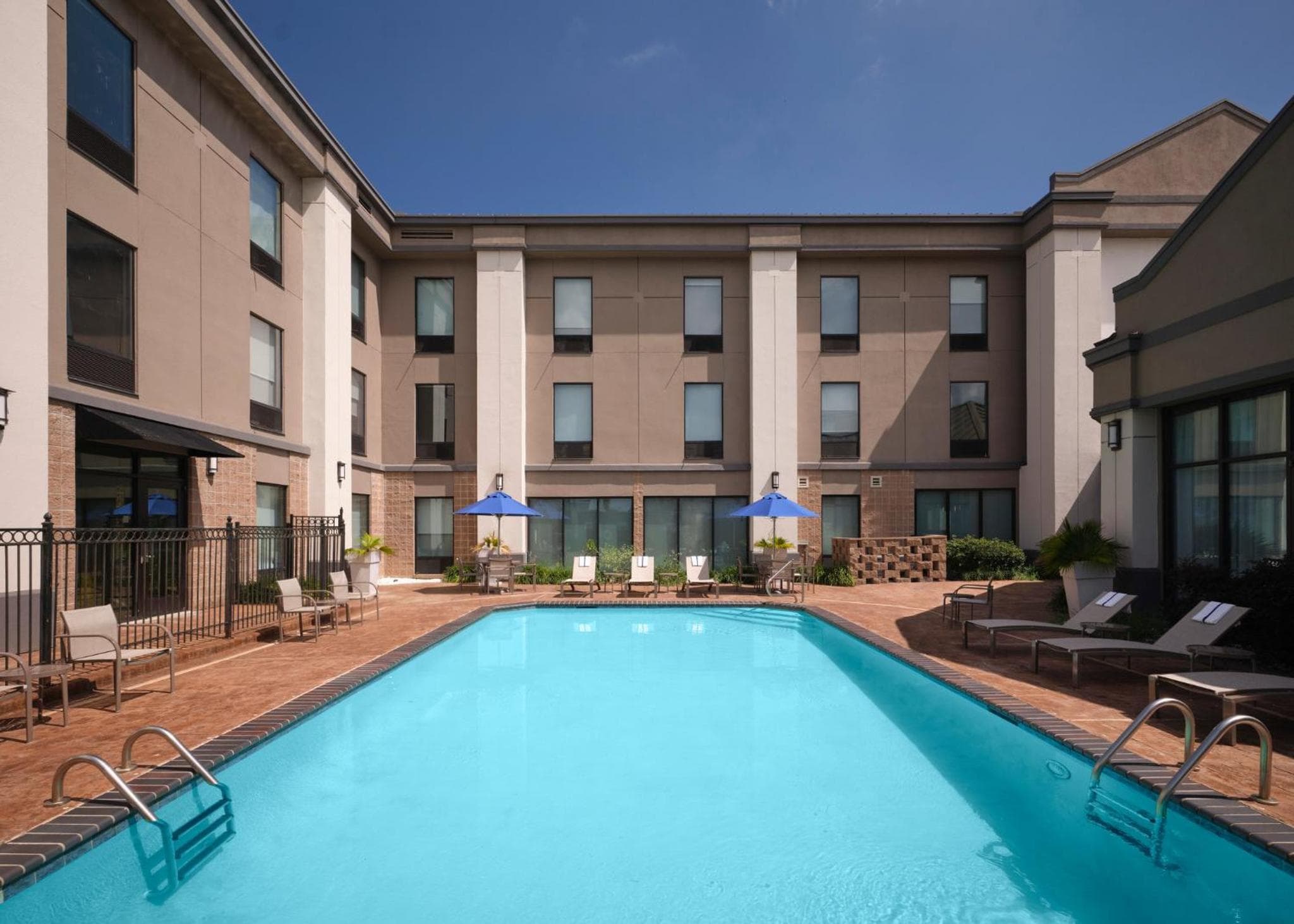 Holiday Inn Express and Suites New Orleans Airport by IHG