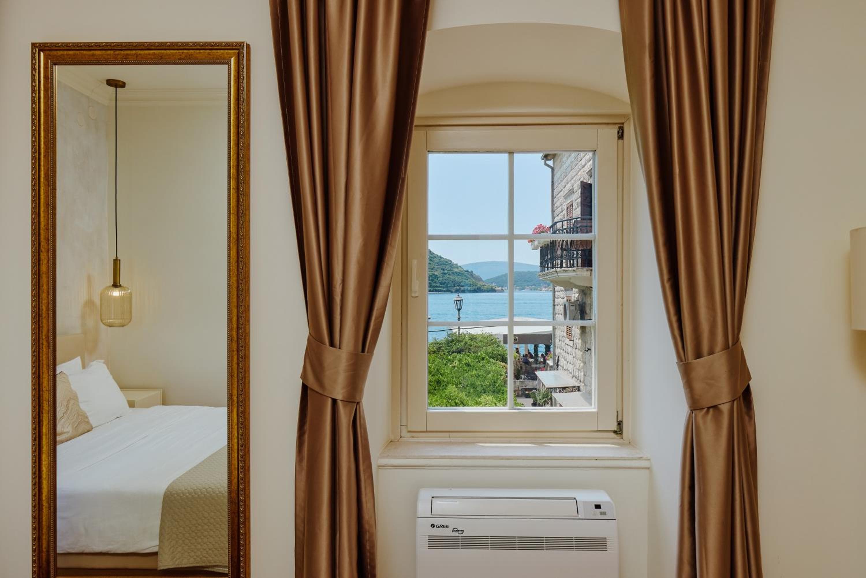 Vila Perast Boutique Hotel