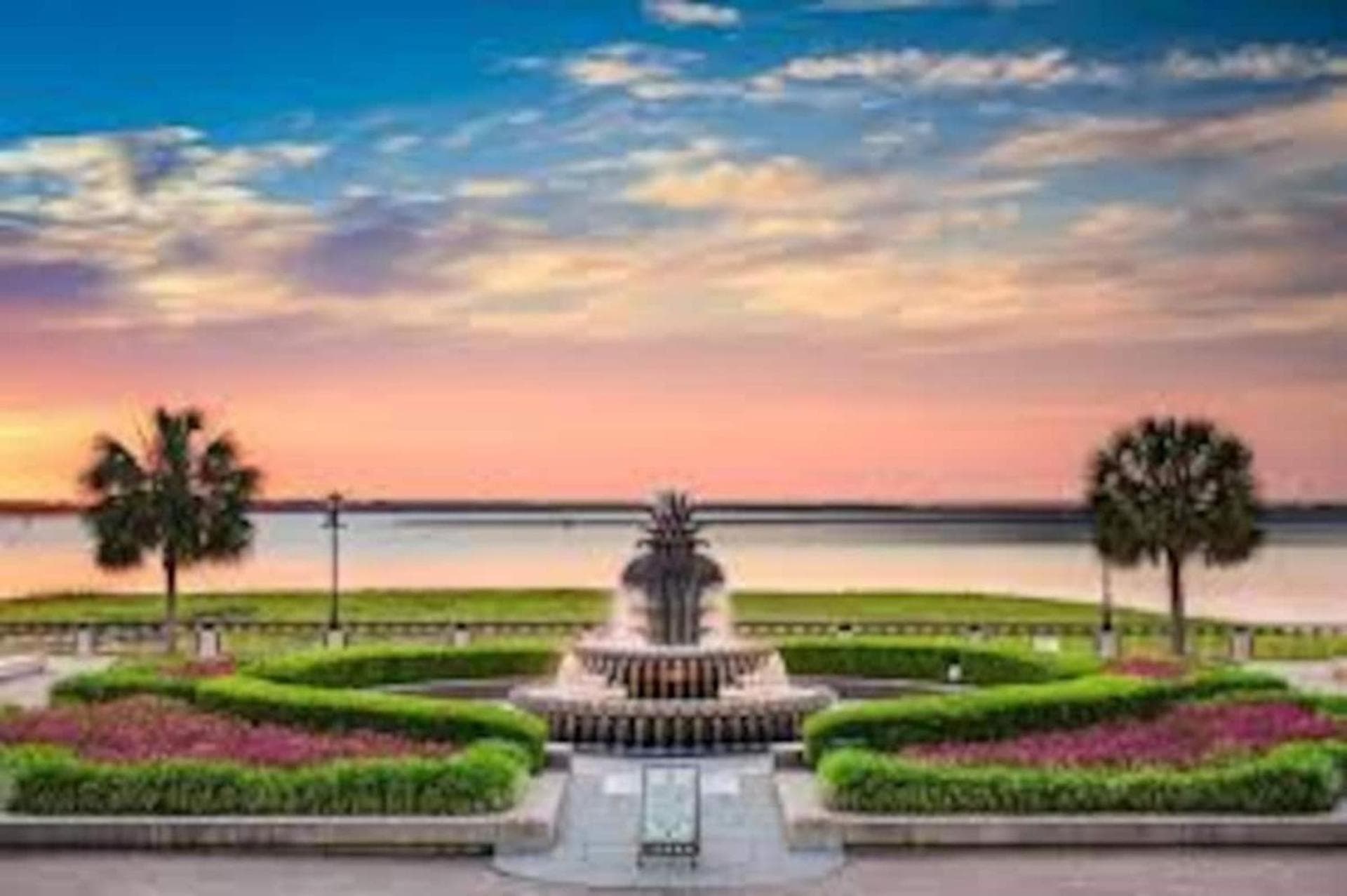 ☆Live on the Water! Lake Palmetto Palm w/ Patio - 10Min to Downtown & Beaches☆
