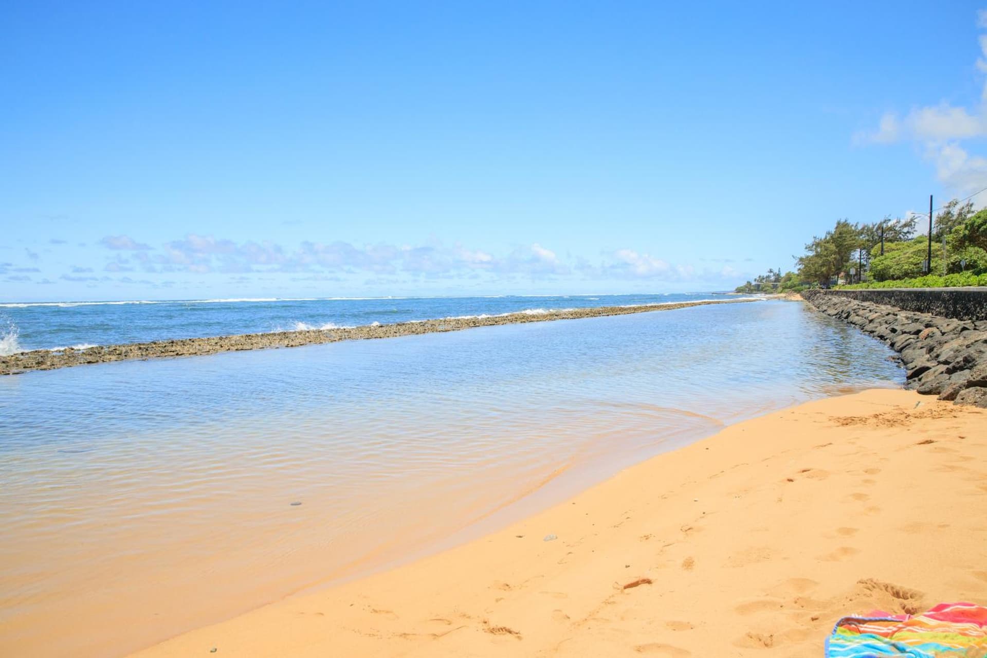 2 Bedroom Kapaa Condo, Pool, AC, Beach Access KK116