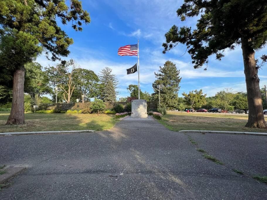 Luxury Condo Near NYC, MetLife & American Dream