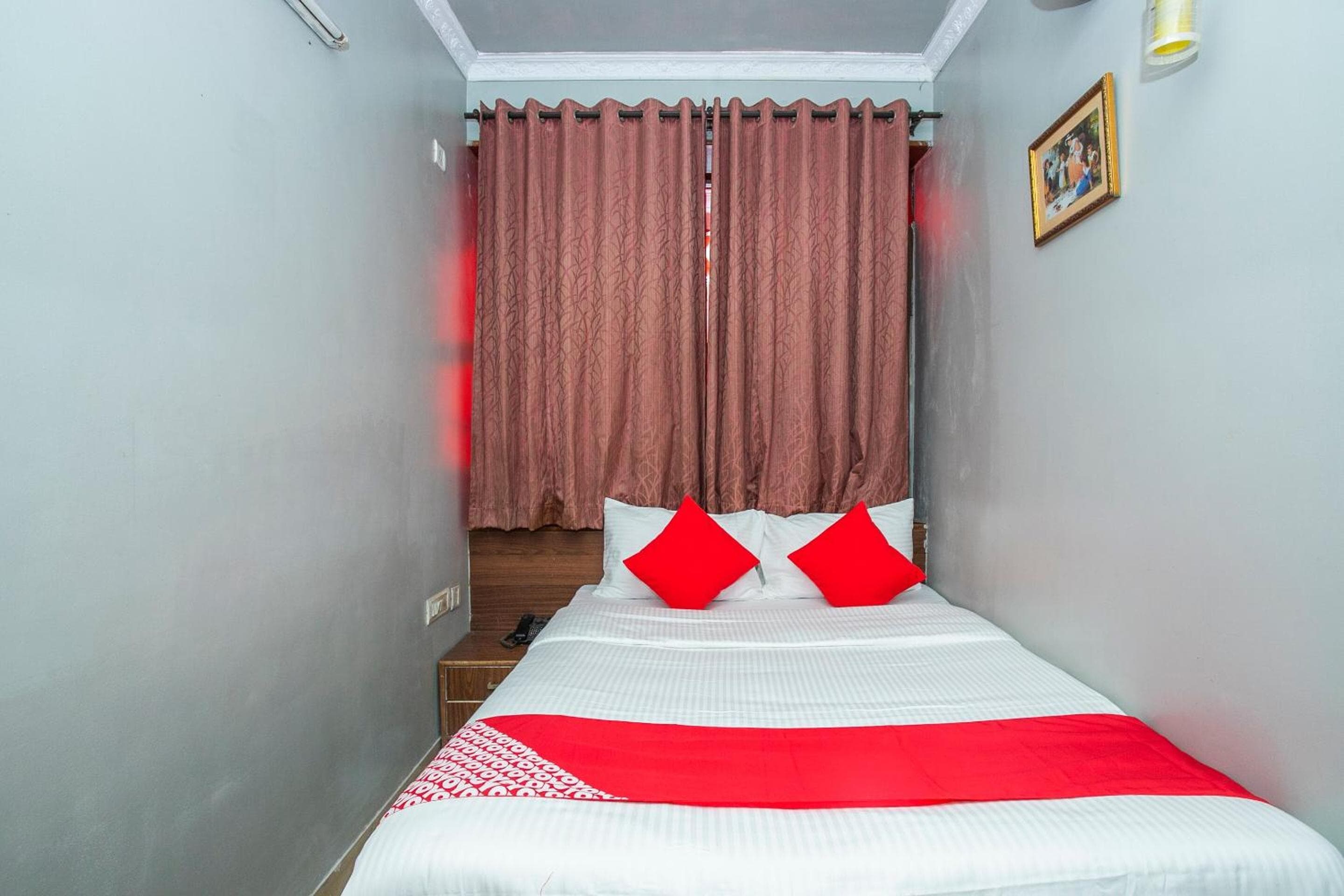 Hotel O White Fort Near Lalbagh Botanical Garden
