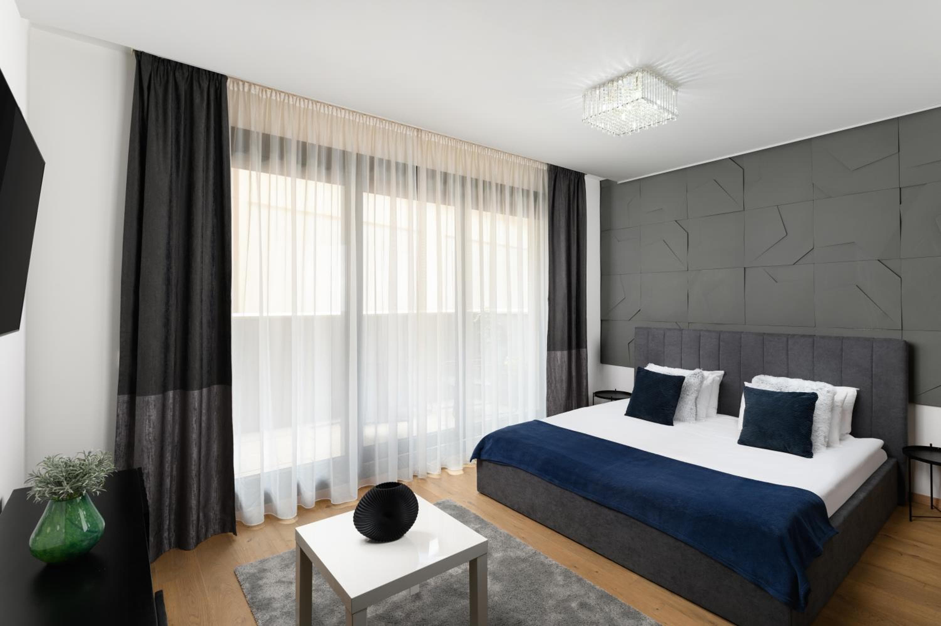 Emerald Downtown Luxury Suites by Continental Group