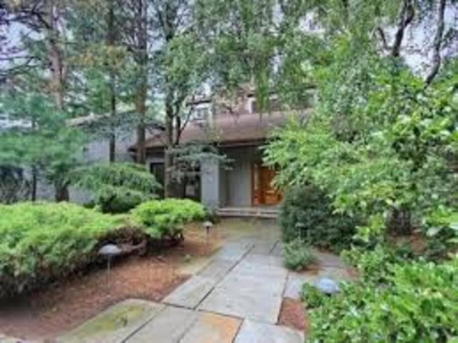 Beautiful House in Livingston (20 miles from NYC)