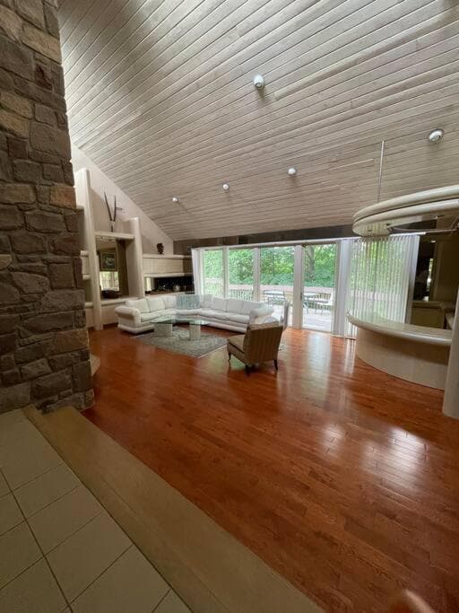 Beautiful House in Livingston (20 miles from NYC)