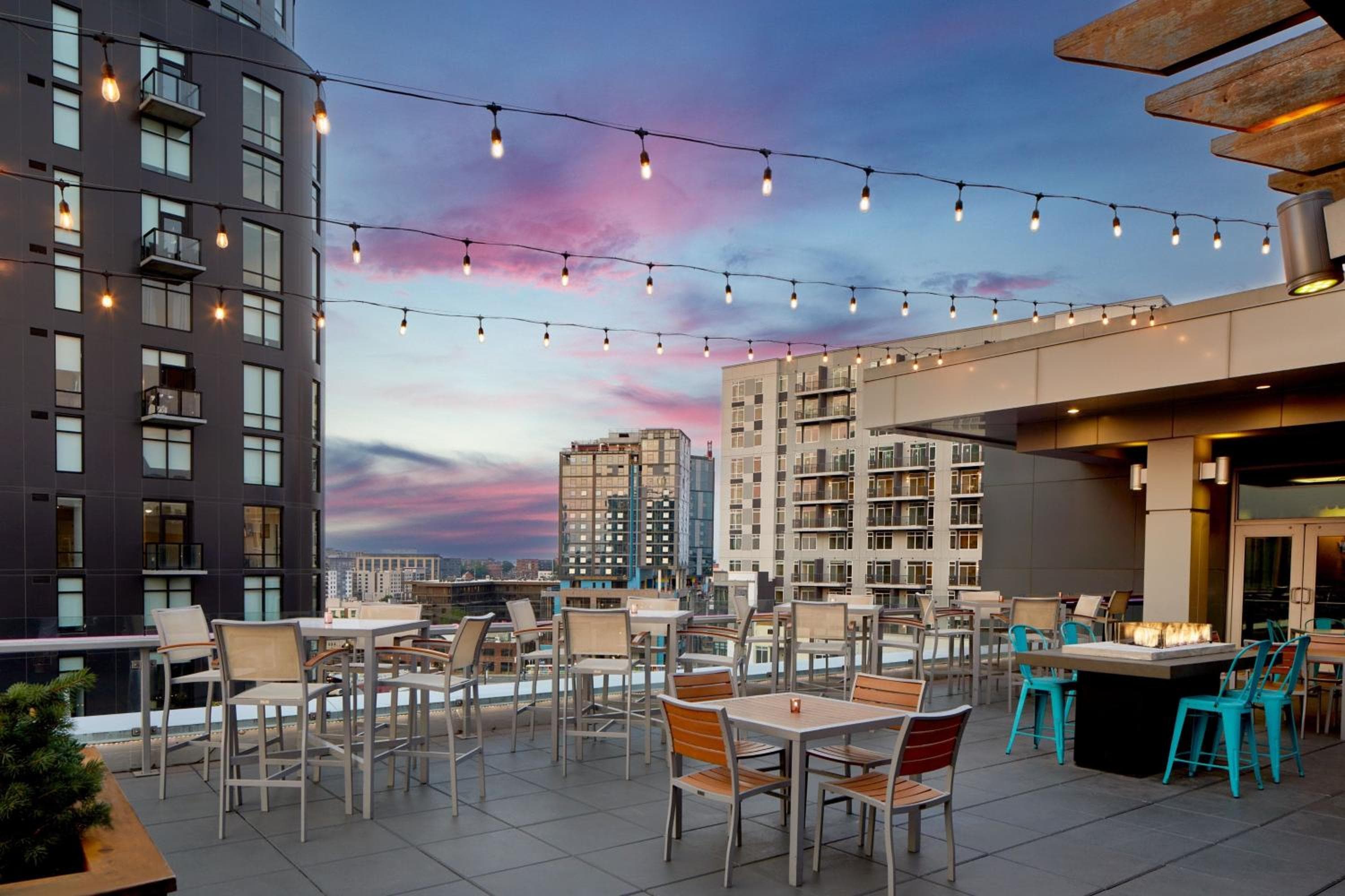 Fairfield Inn and Suites by Marriott Nashville Downtown/The Gulch