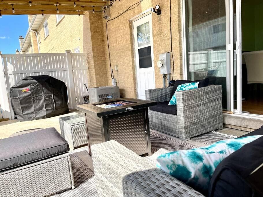 The Ultimate Escape. Unpack, Relax, Enjoy!Sleeps14