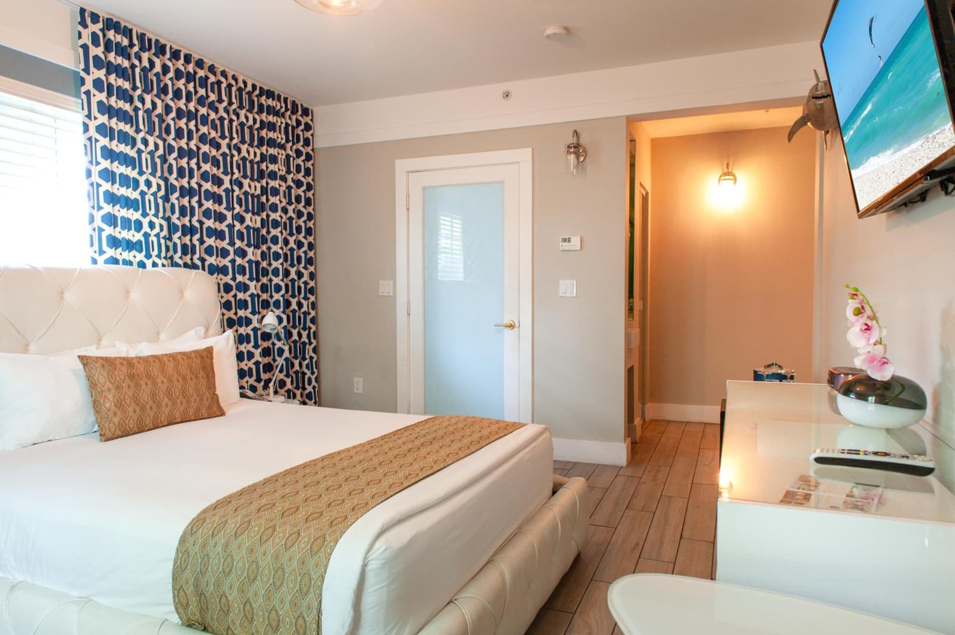 Oceanside Hotel and Suites
