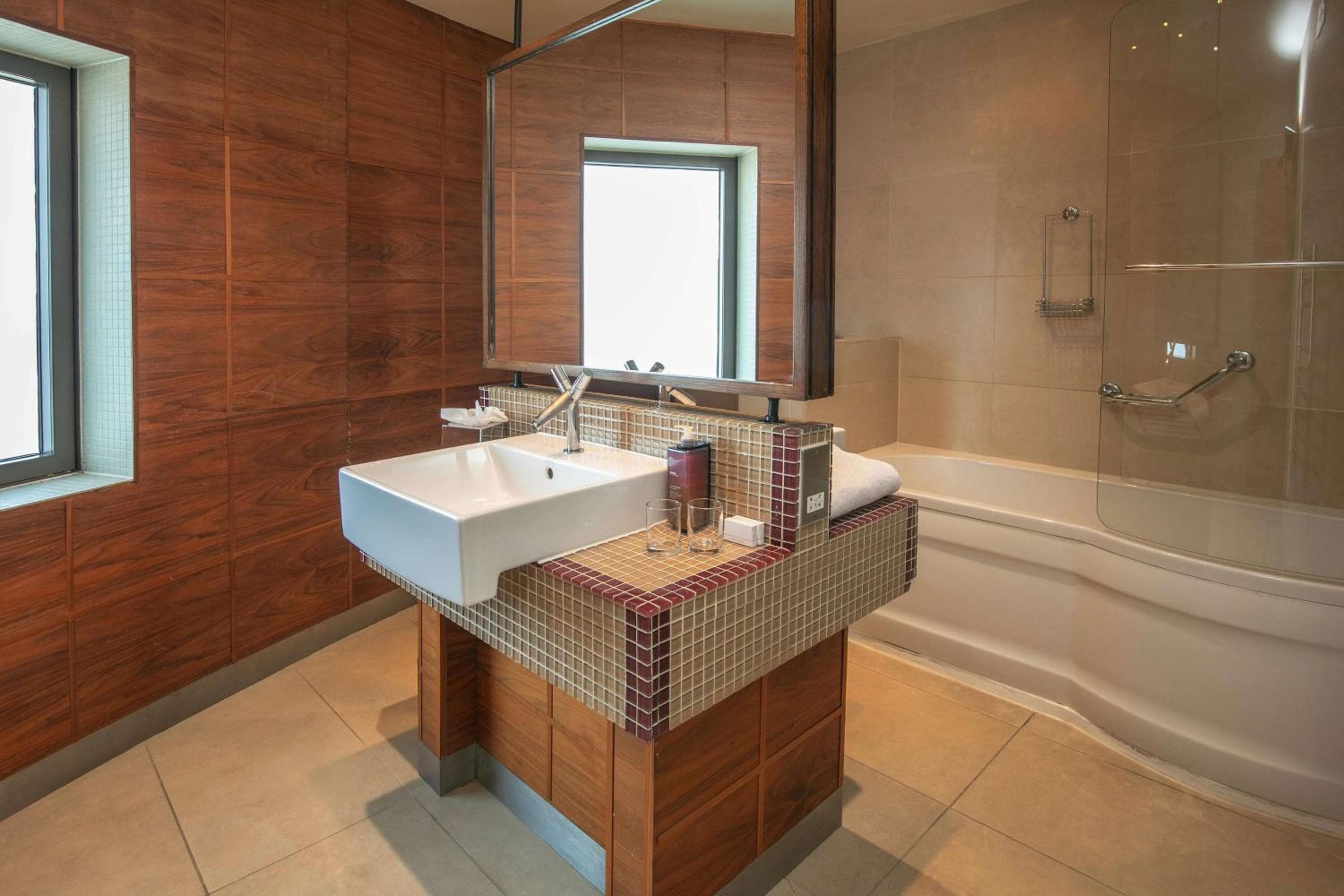 The Crown London, WorldHotels Distinctive
