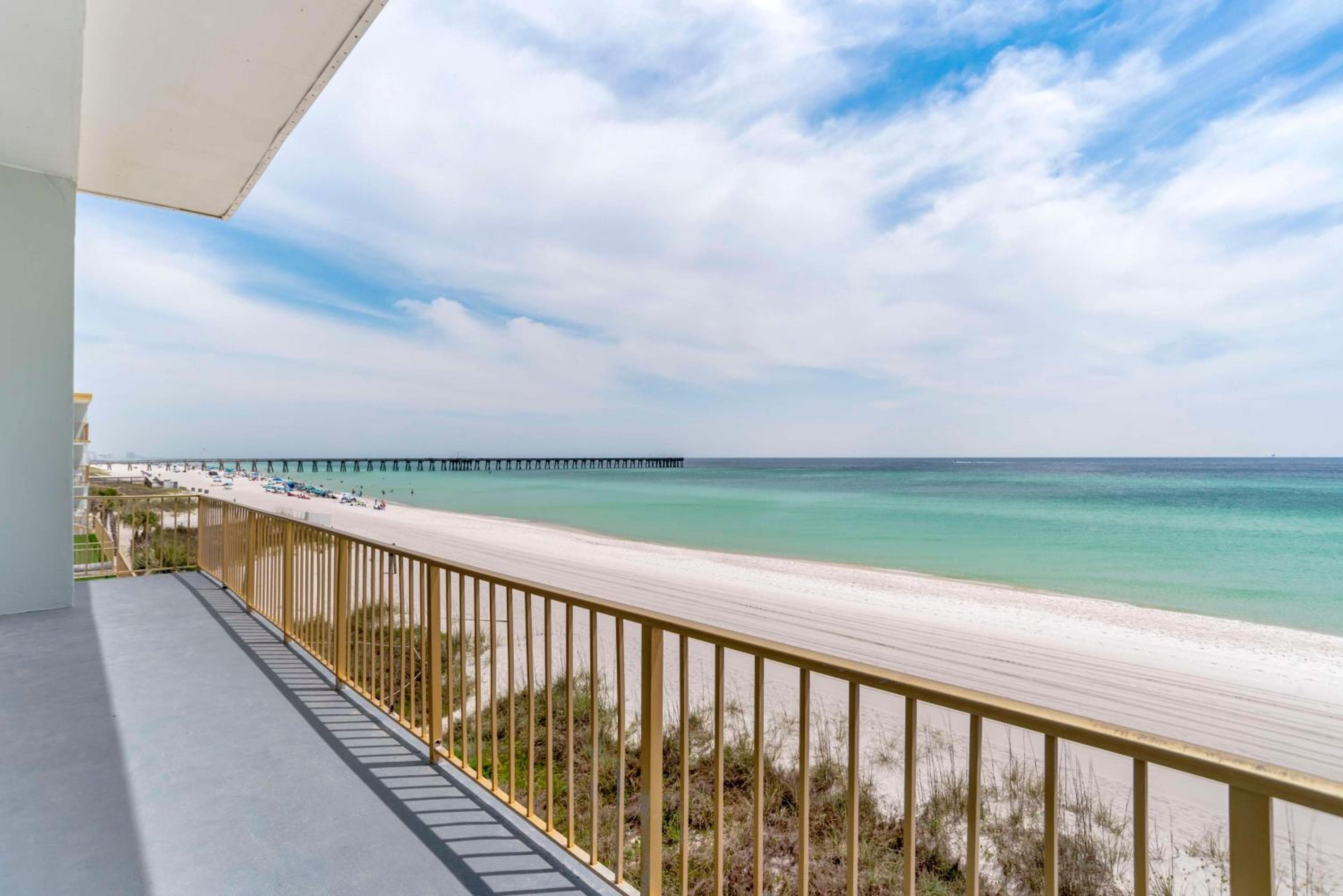 Chateau Beachfront Hotel, a By the Sea Resort
