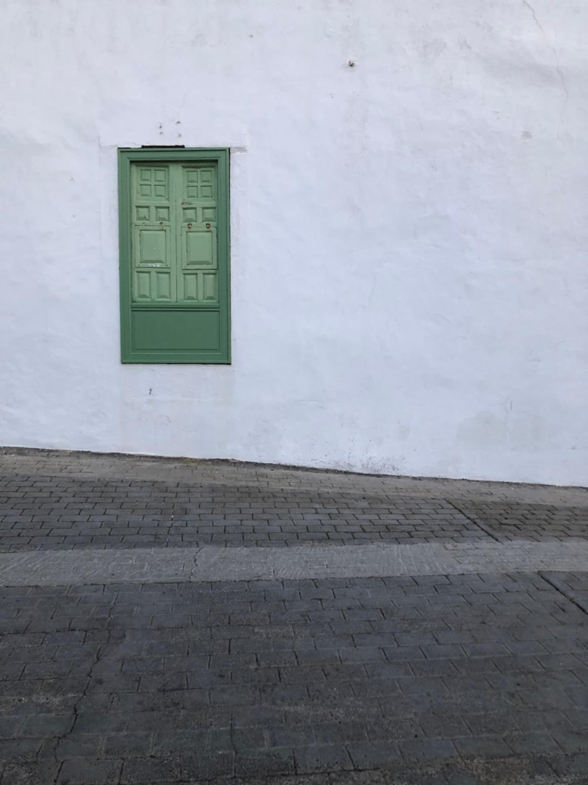 Casa Lupe. Art-inspired courtyard house in Teguise