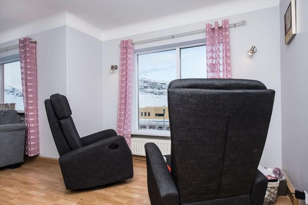 Two bathrooms Free parking Beds for 9 pers Great view