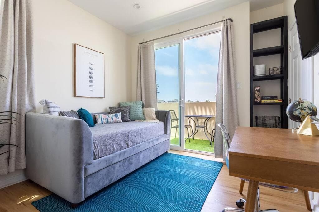 Near SoFi Large Ocean View House By Orange Door