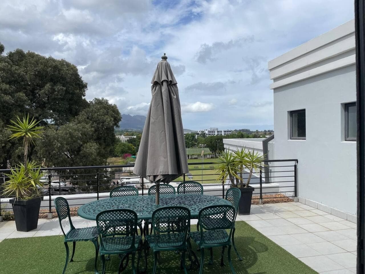2 Bedroom Apartment with Views
