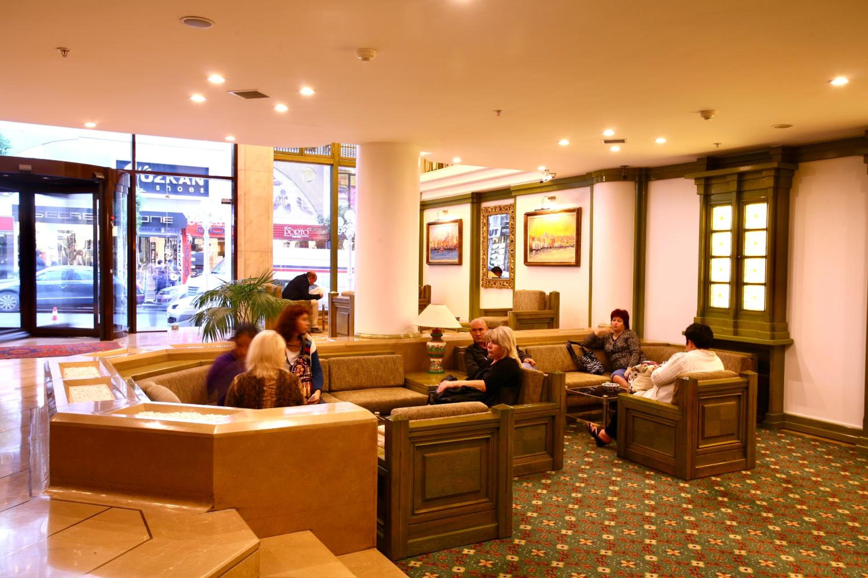 Istanbul Royal Hotel