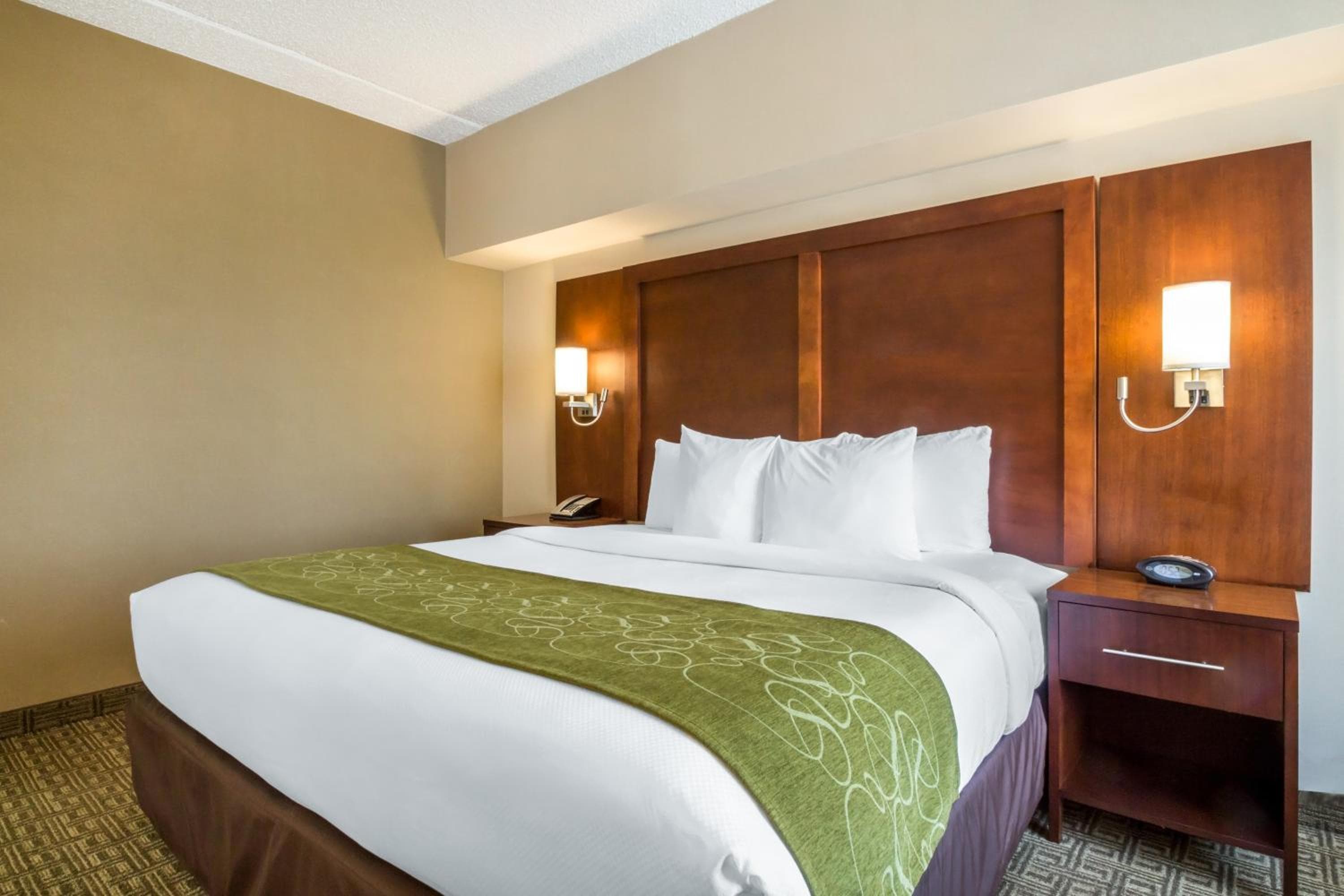 Comfort Suites at Woodbridge
