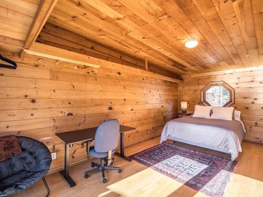 Santa Cruz Style Beach retreat, 5min walk to beach