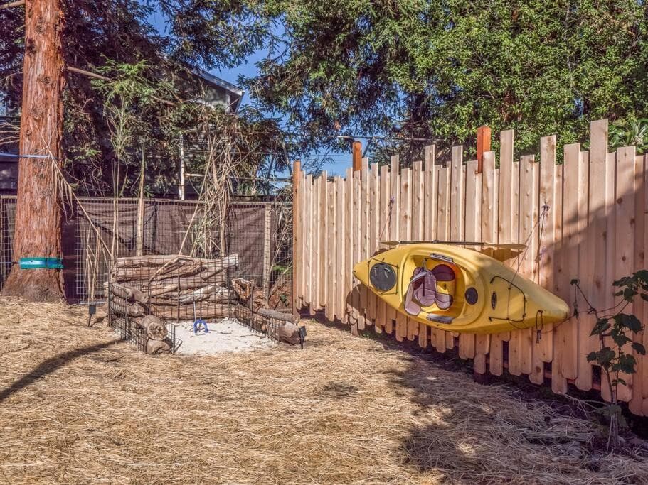 Santa Cruz Style Beach retreat, 5min walk to beach