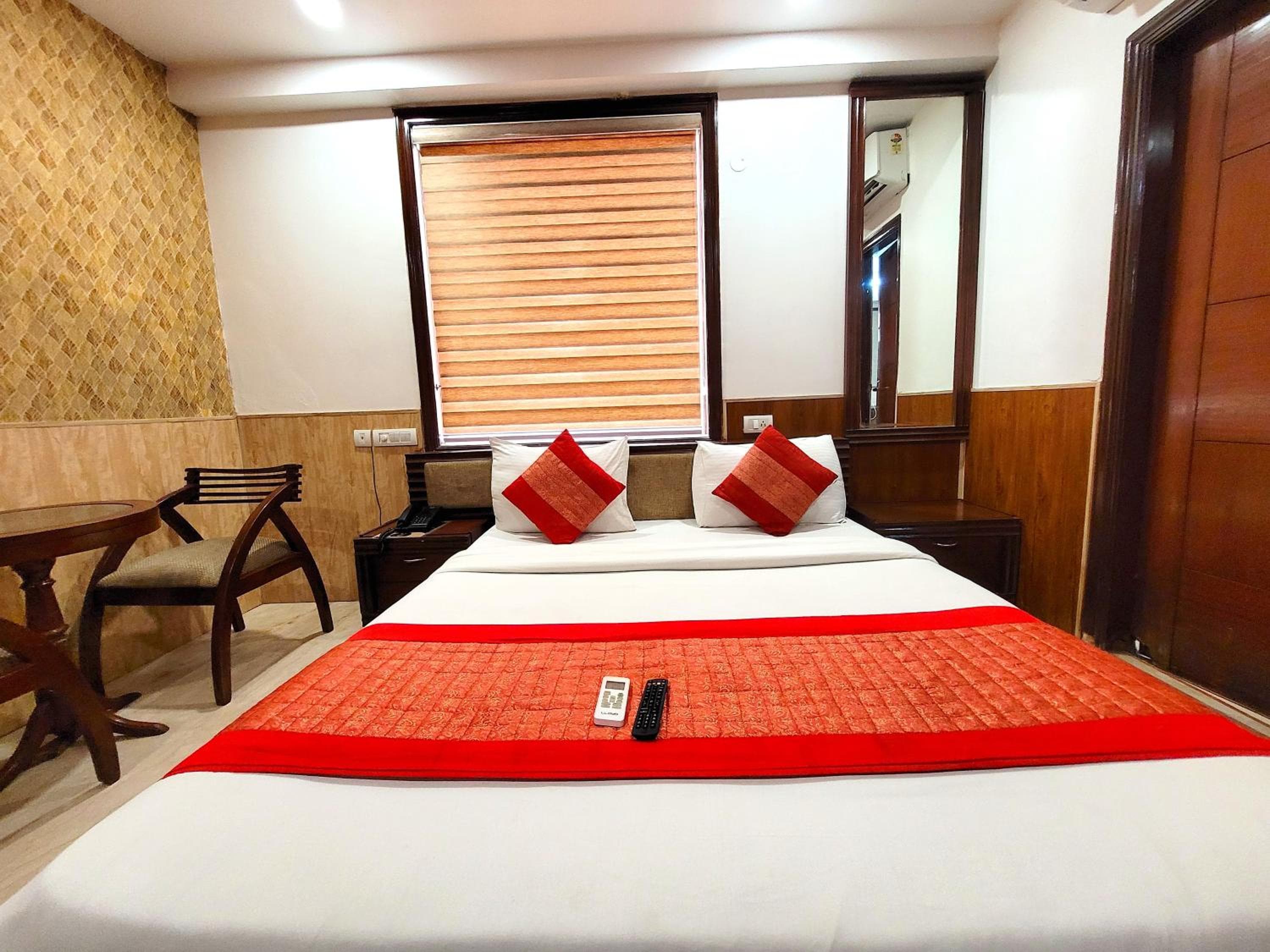 Hotel The Daanish Residency - Karol Bagh