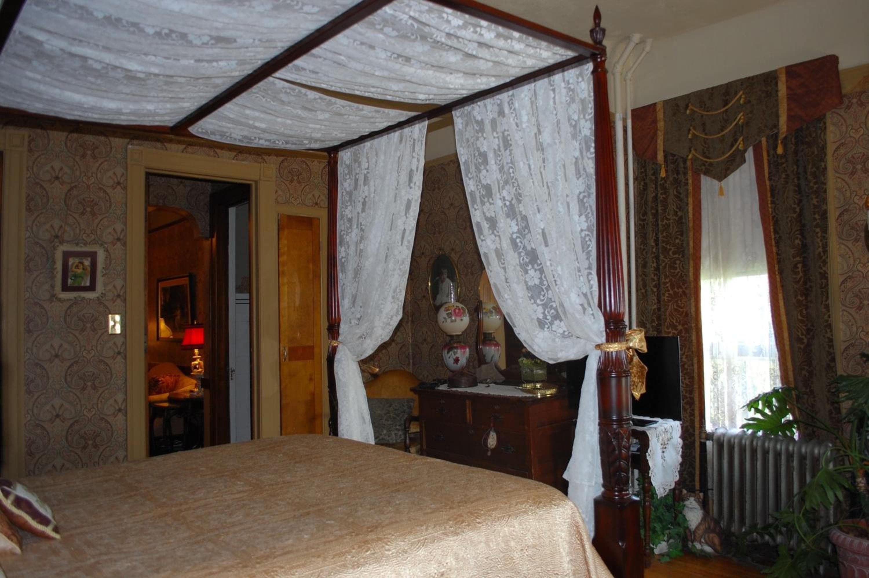 Schuster Mansion Bed & Breakfast