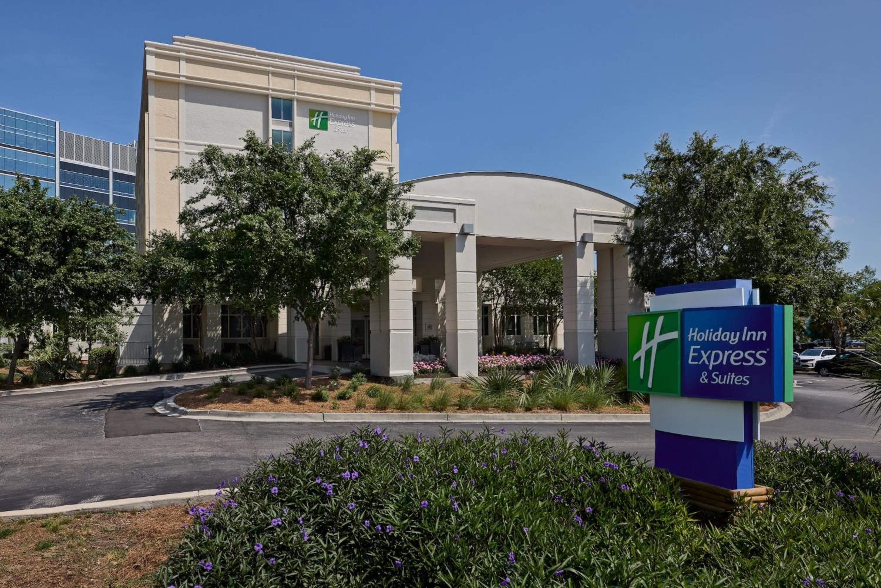 Holiday Inn Express & Suites Charleston DWTN - Medical CTR by IHG