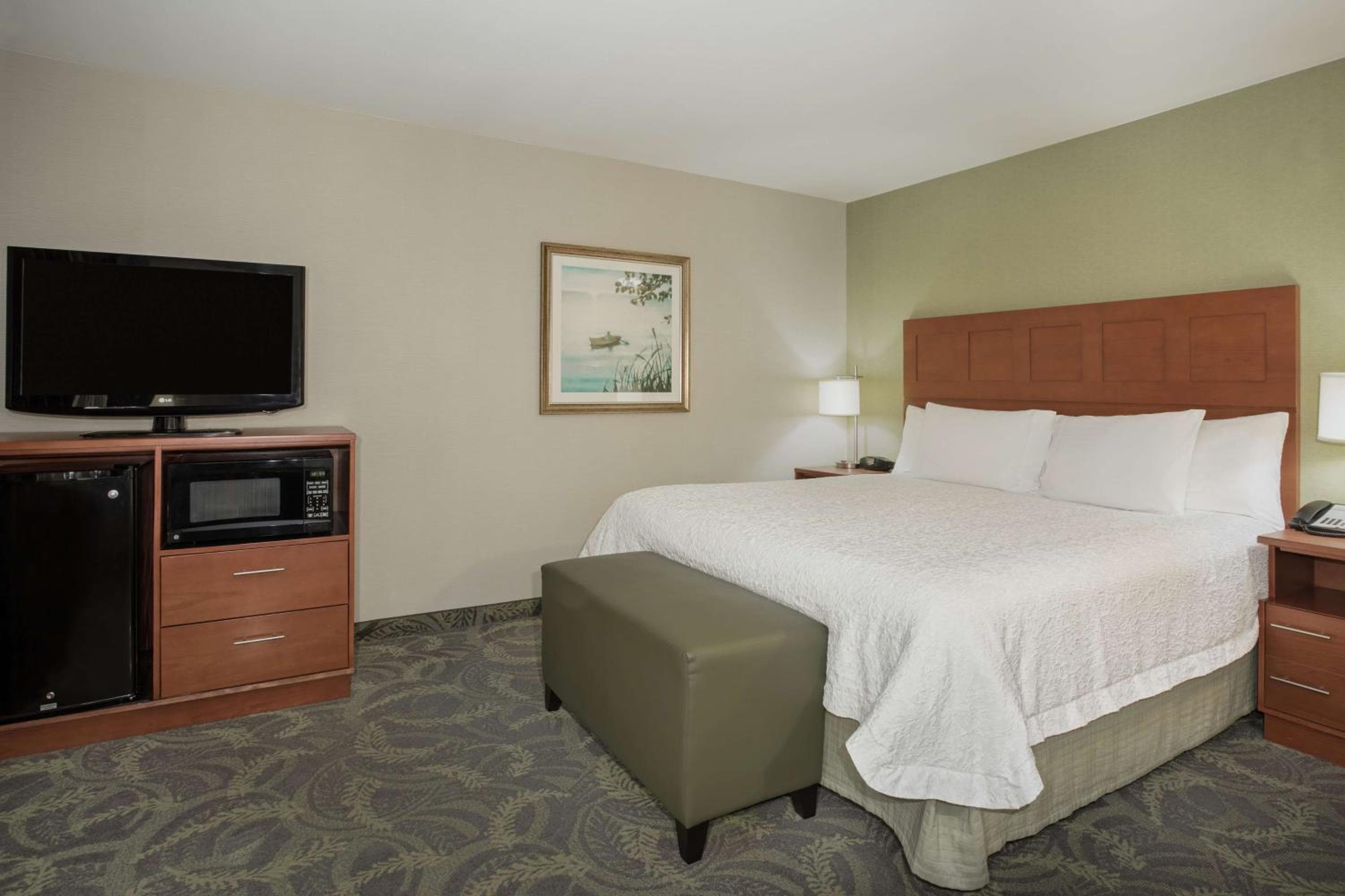 Hampton Inn & Suites Astoria