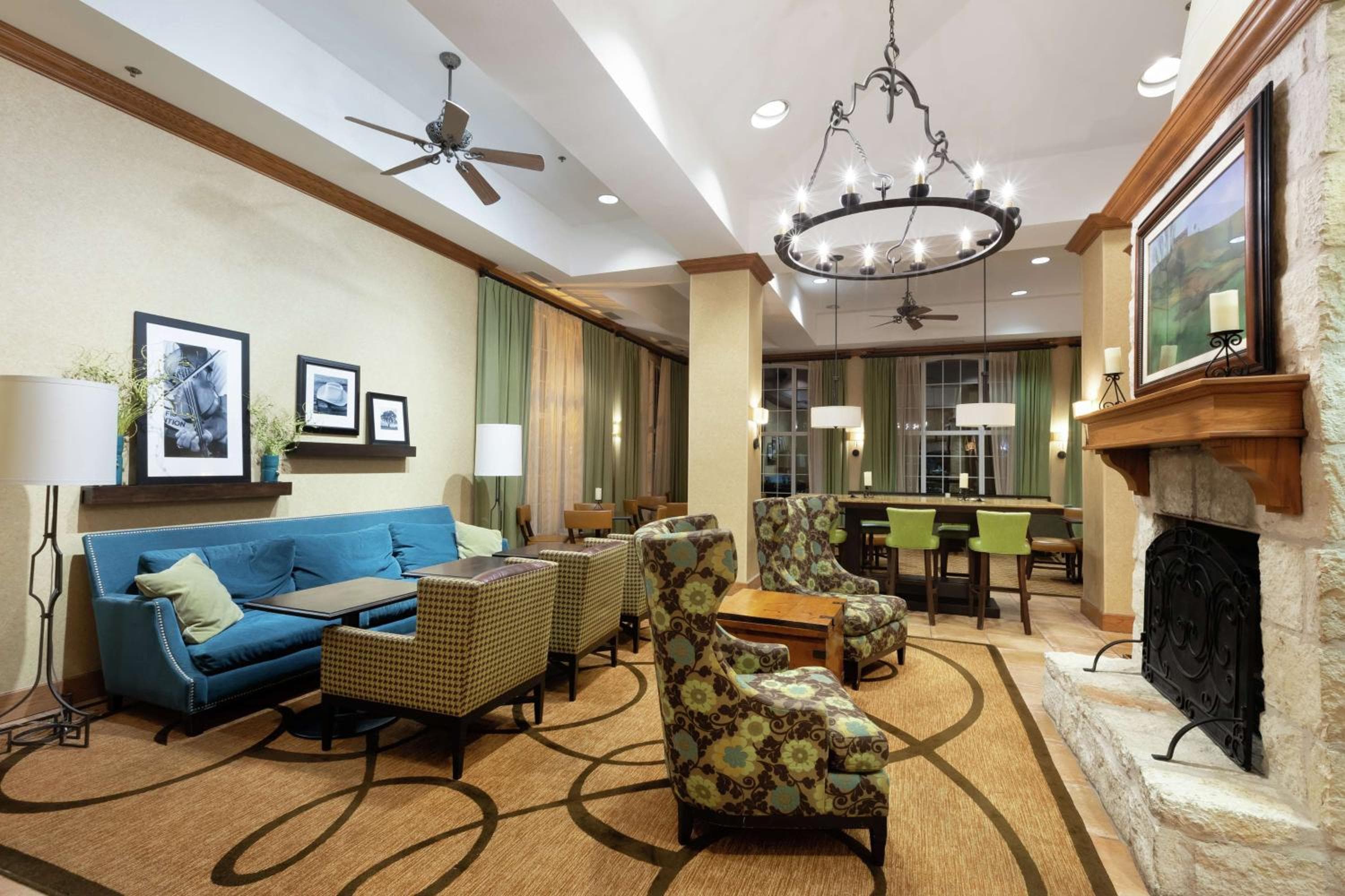 Hampton Inn & Suites-Austin Airport