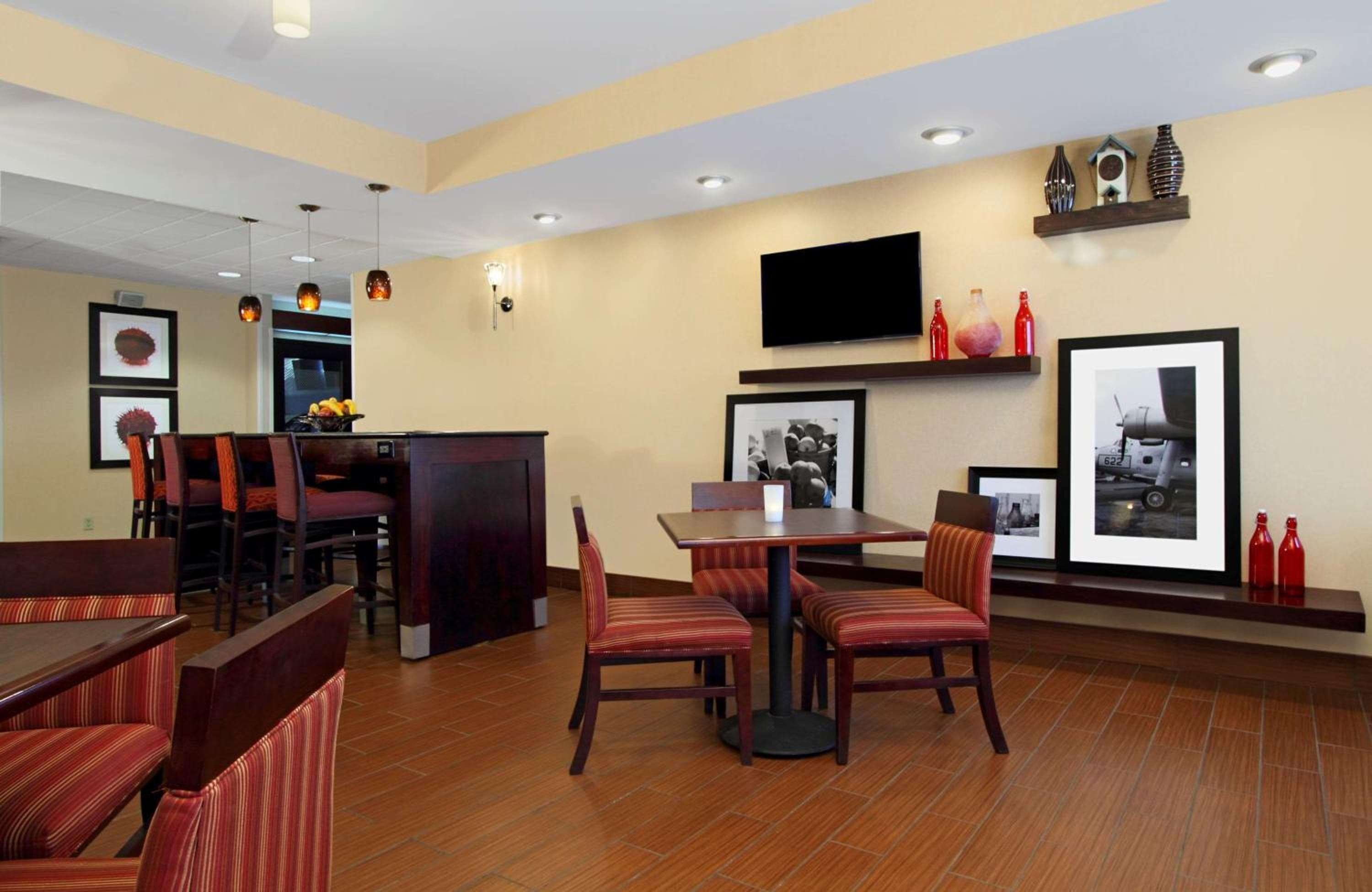 Hampton Inn Columbus-International Airport