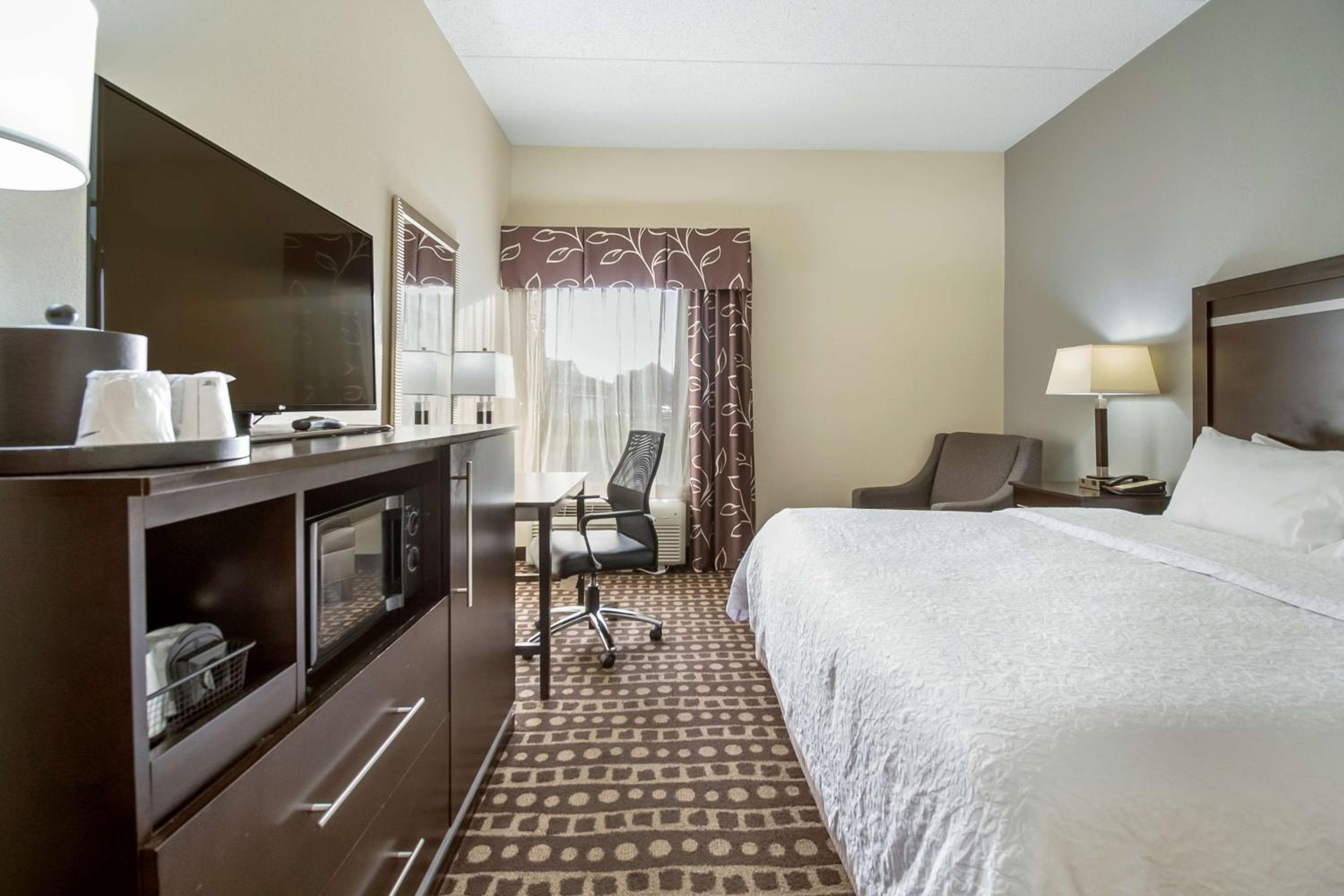Hampton Inn West
