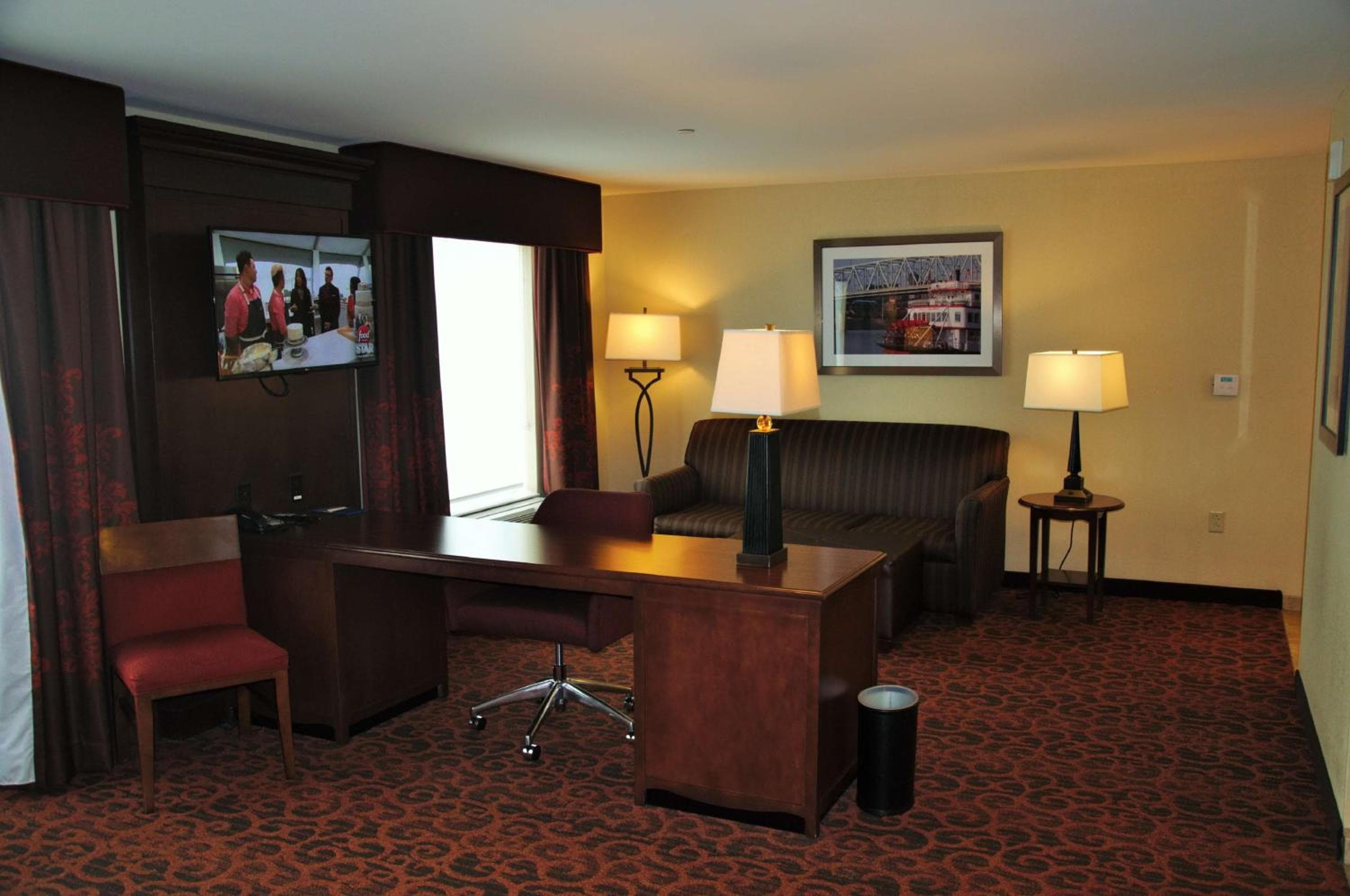 Hampton Inn & Suites Cincinnati / Uptown - University Area