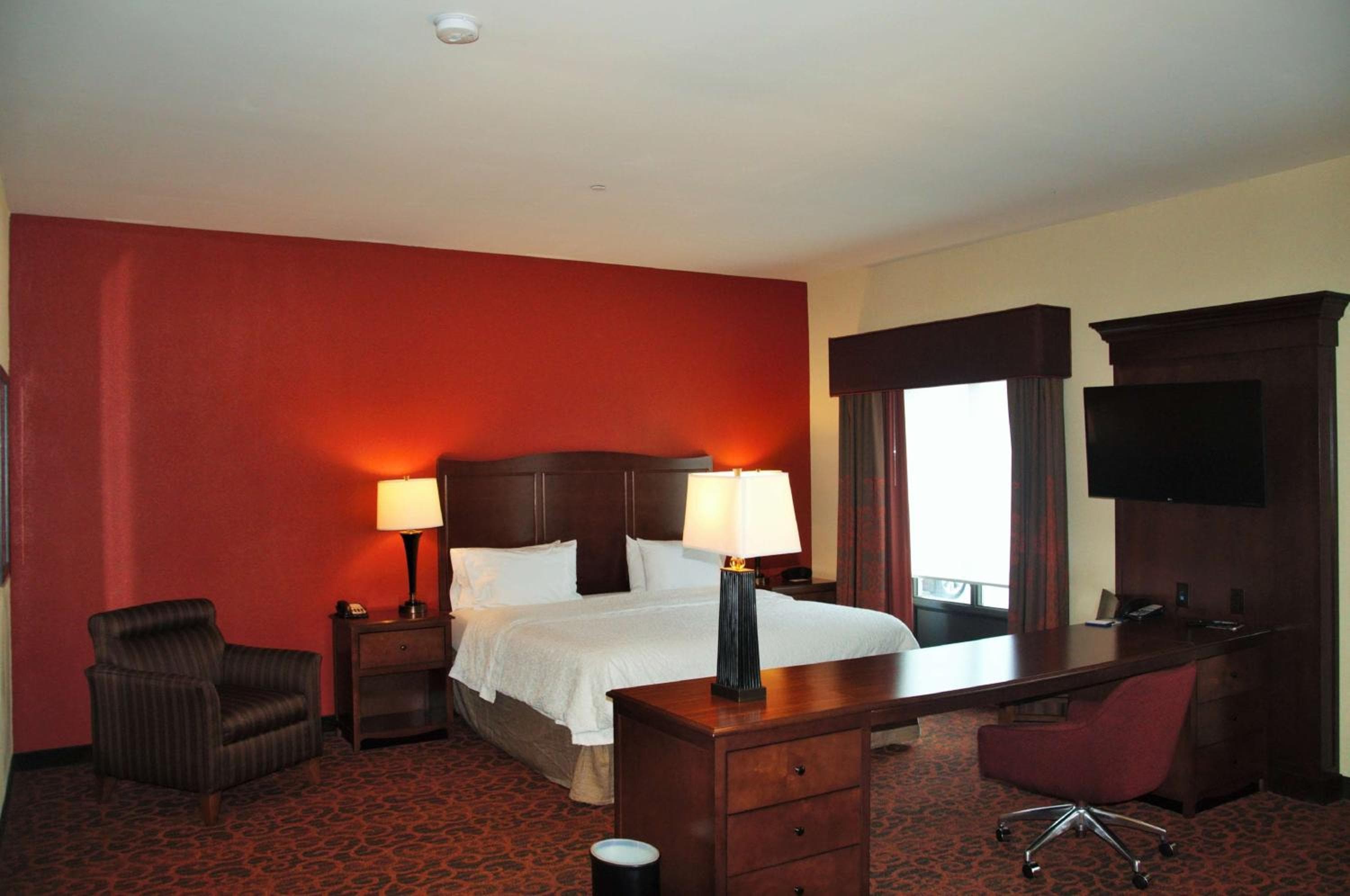 Hampton Inn & Suites Cincinnati / Uptown - University Area