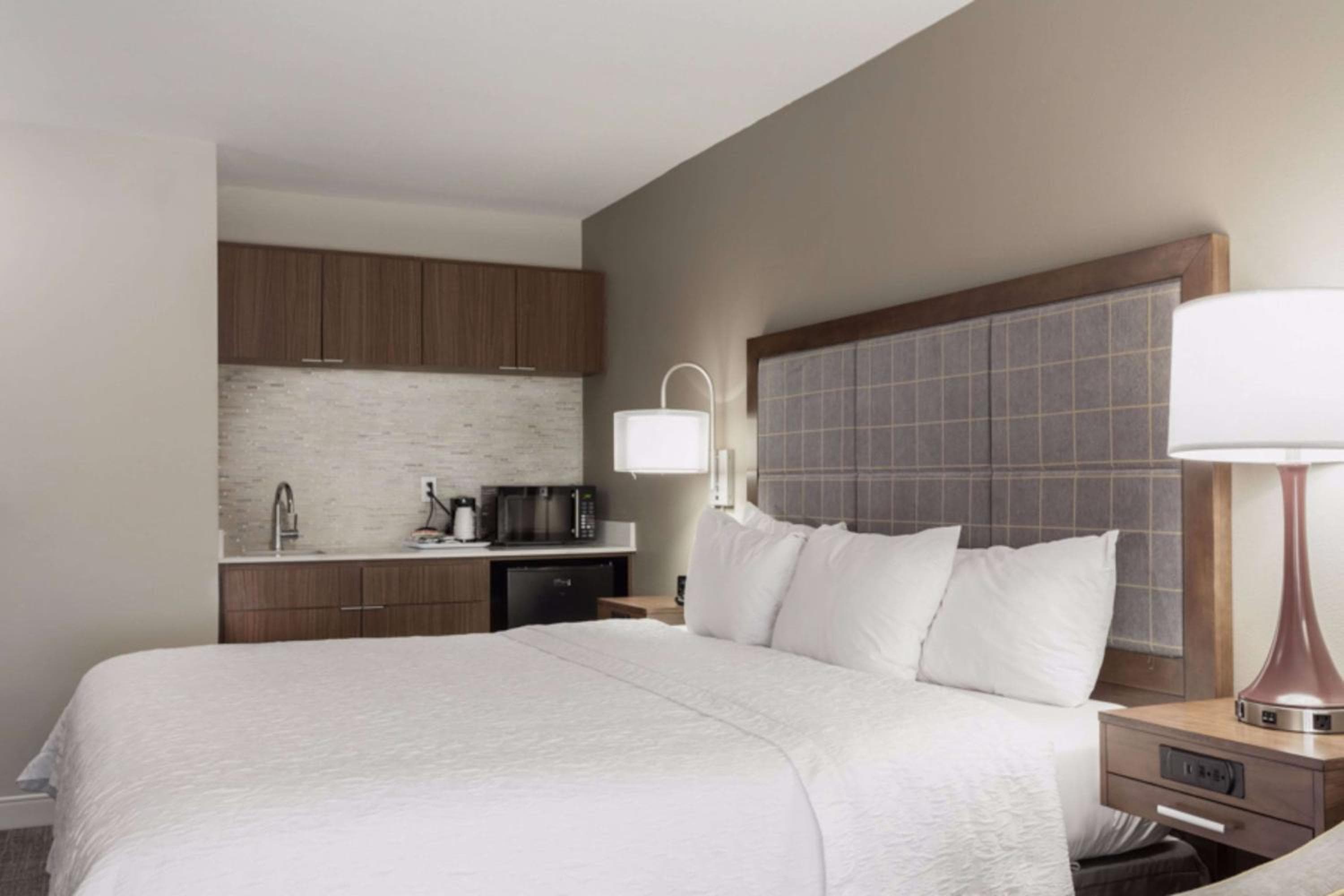 Hampton Inn & Suites Dallas DFW Airport North Grapevine