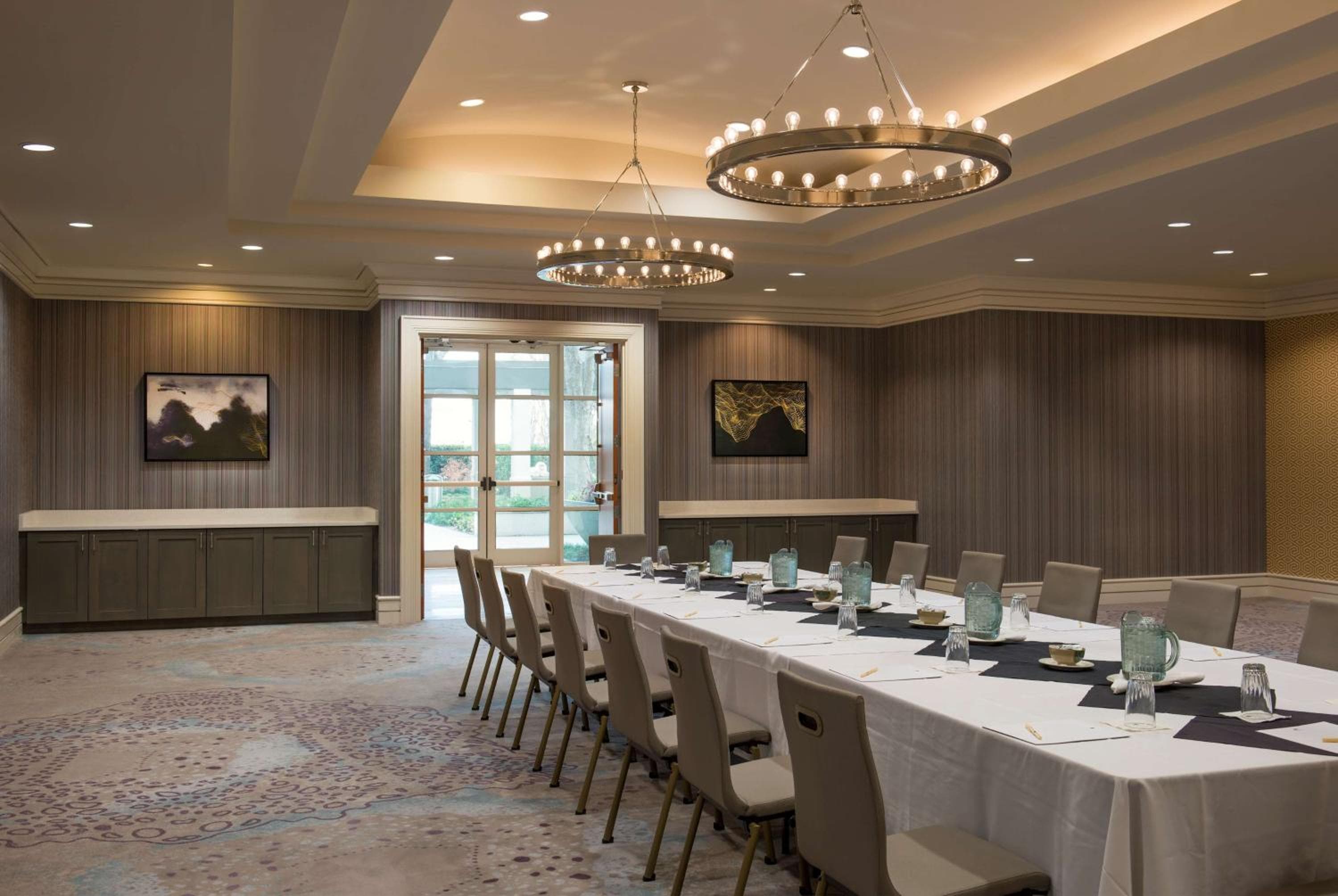 DoubleTree by Hilton Hotel Dallas - Love Field