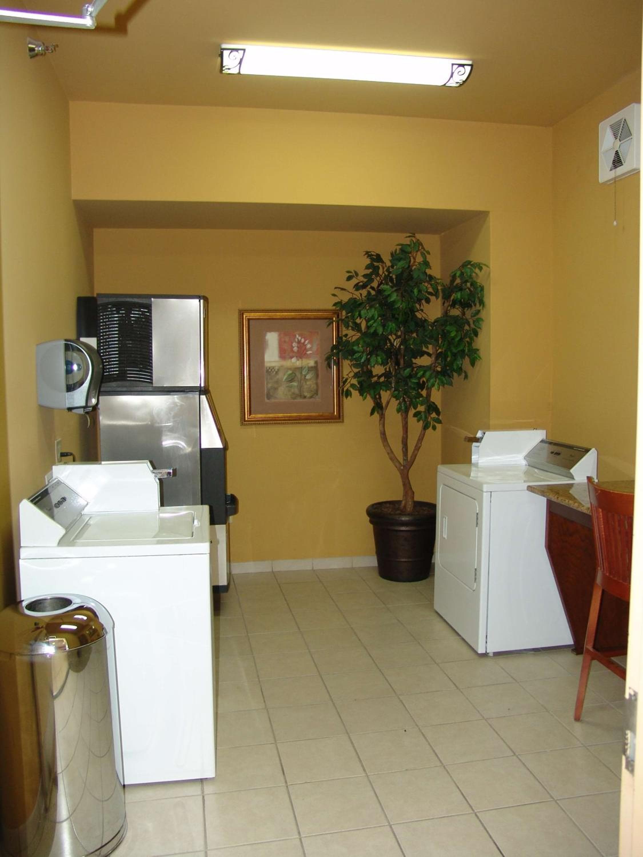 Hampton Inn Garden City