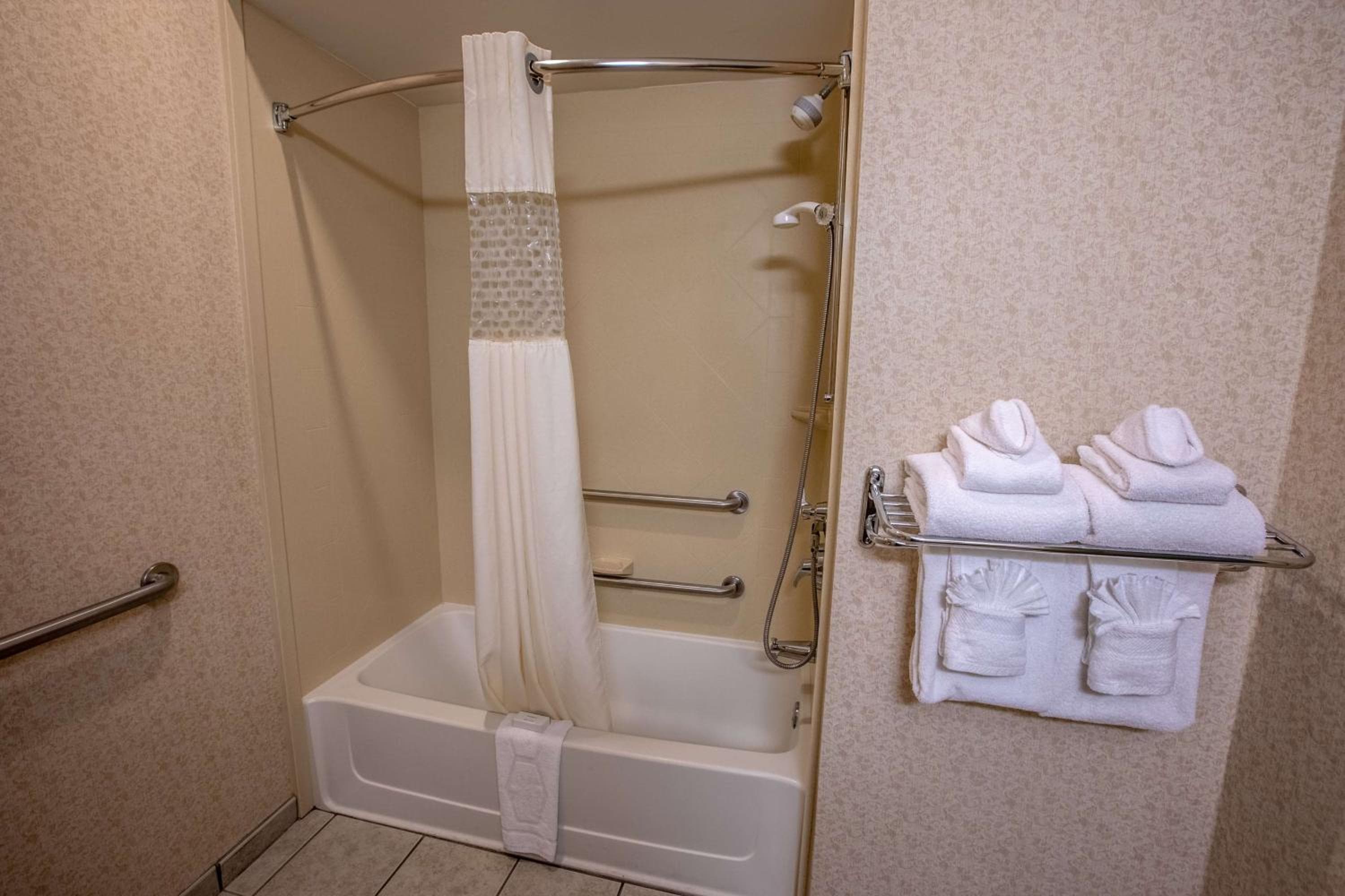 Hampton Inn Hadley-Amherst Area