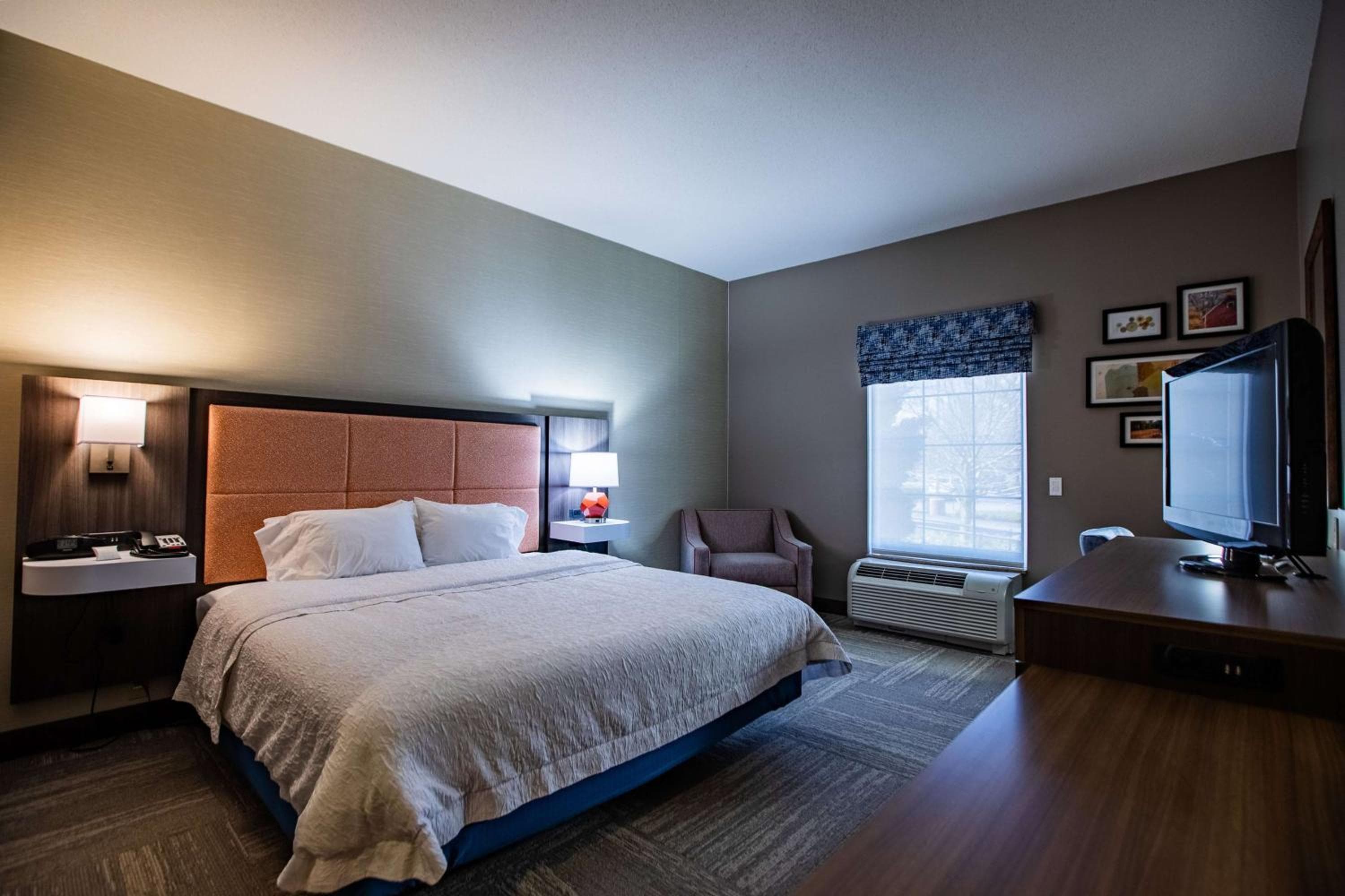 Hampton Inn Hadley-Amherst Area