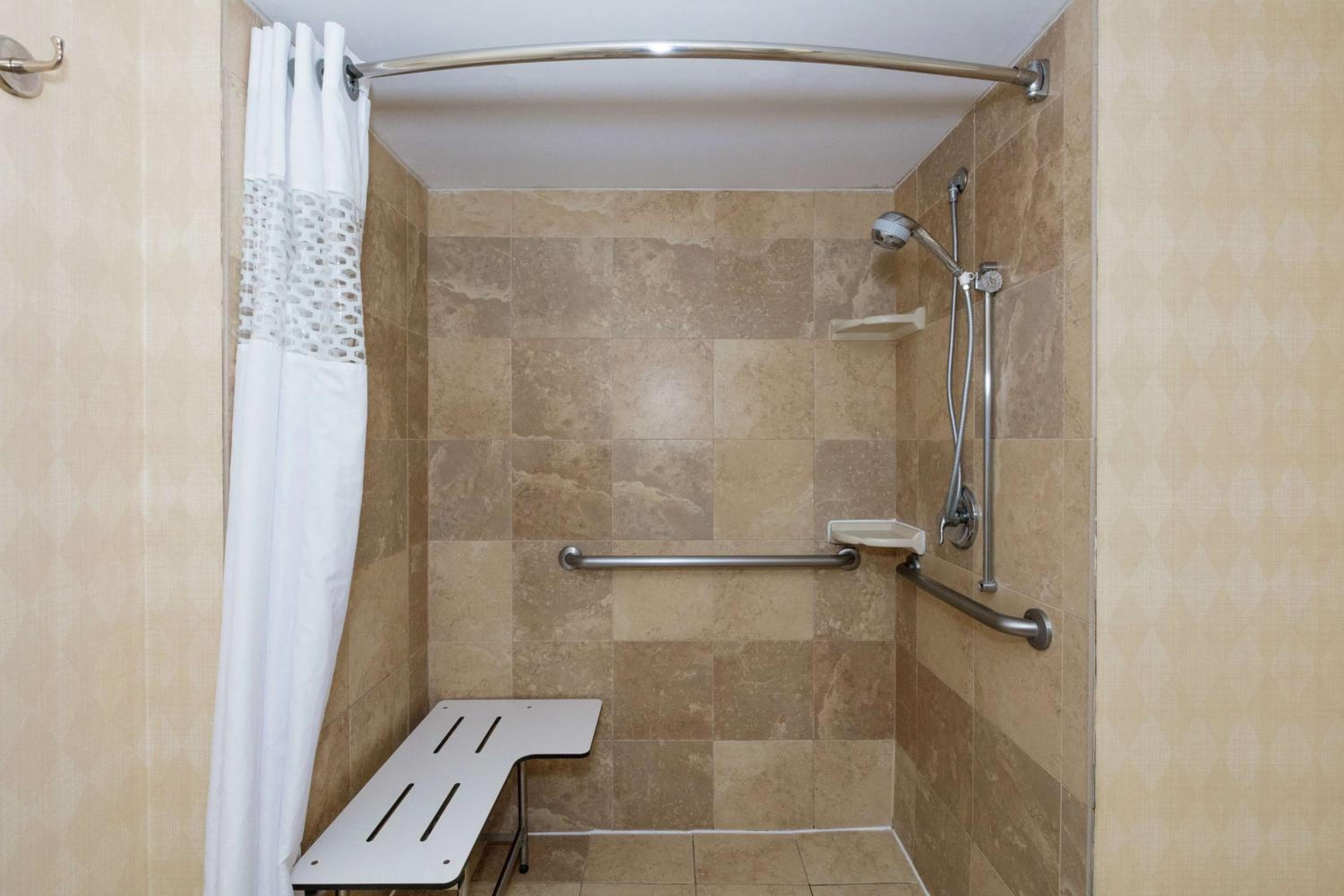 Hampton Inn & Suites Jacksonville-Airport