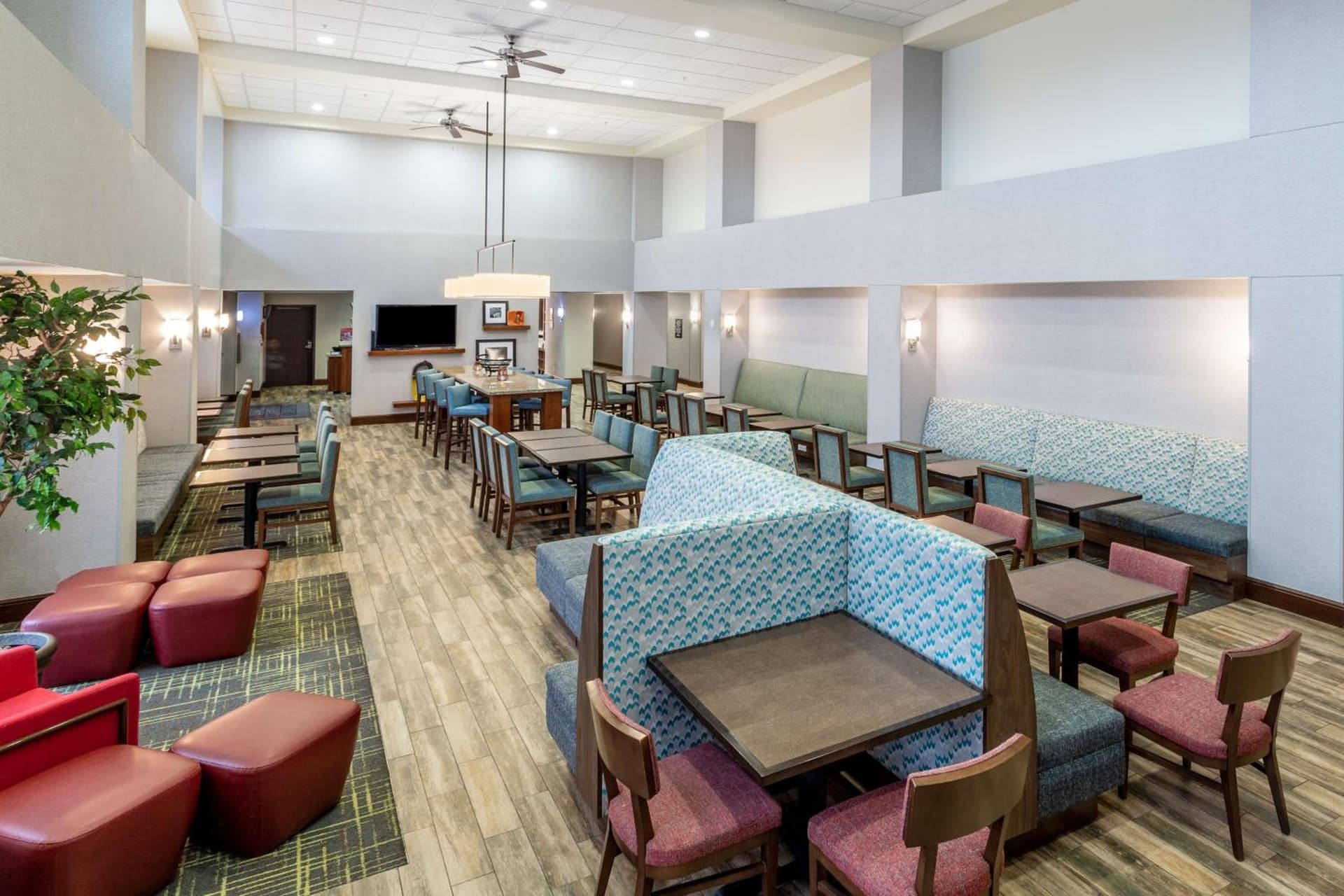 Hampton Inn & Suites Minneapolis St. Paul Airport - Mall of America