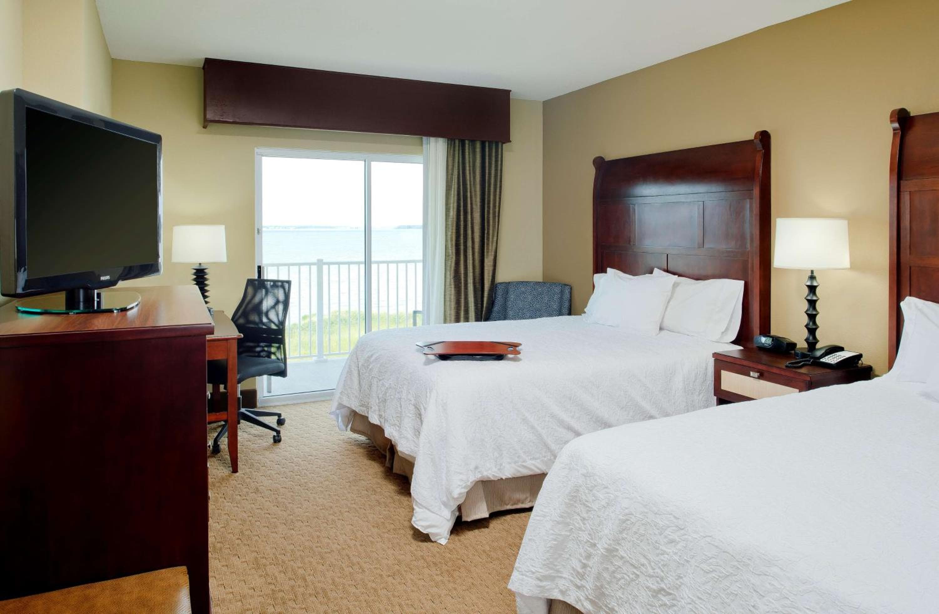 Hampton Inn & Suites Ocean City Bayfront-Convention Center