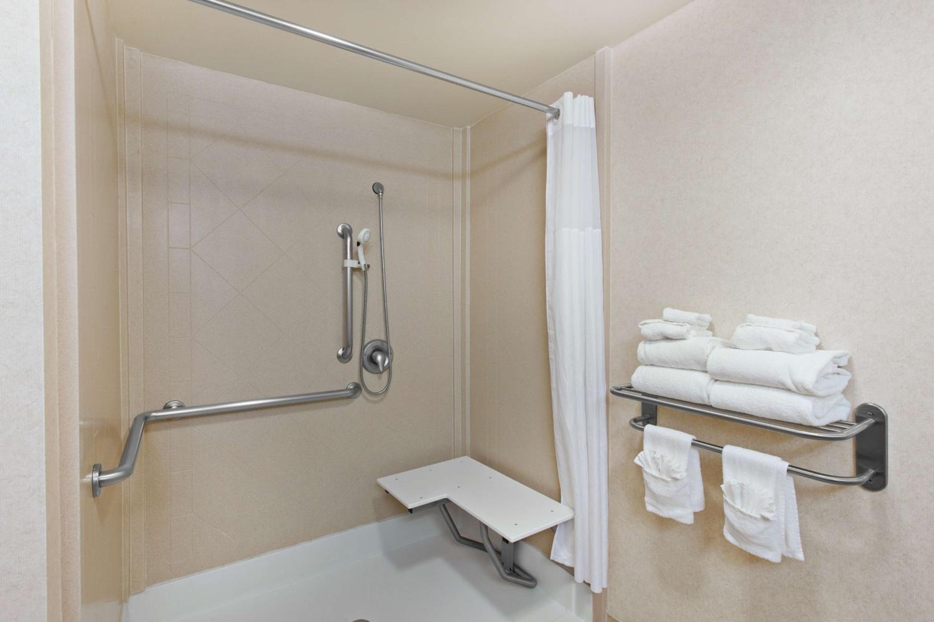 Hampton Inn & Suites Oakland Airport-Alameda